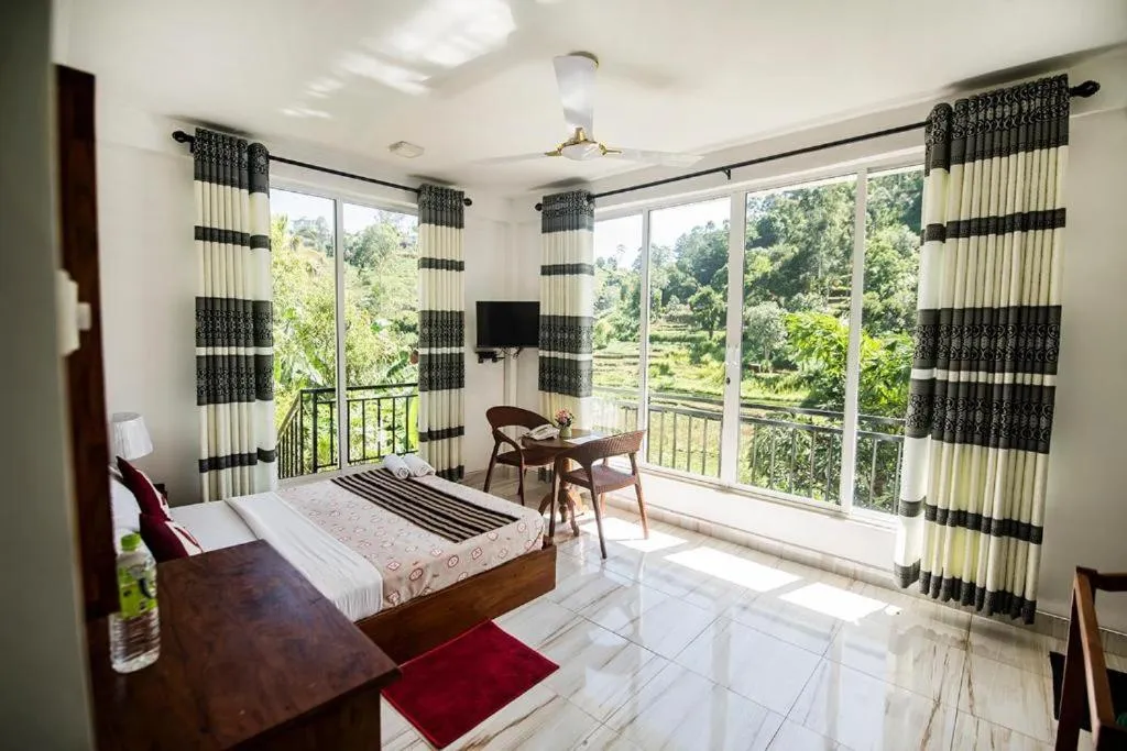 Patio, Bed in Top Mountain Resort