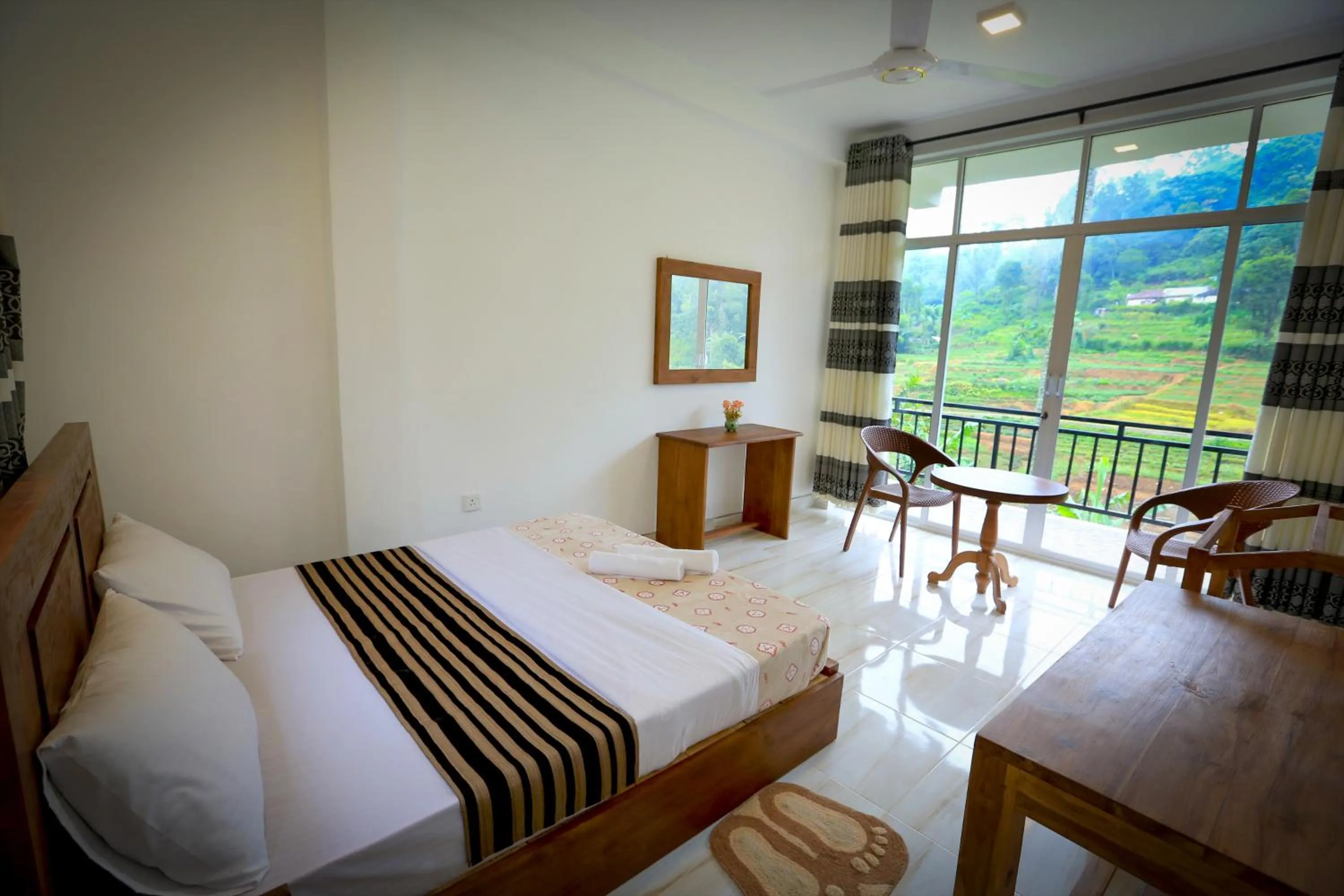 Bedroom, Bed in Top Mountain Resort