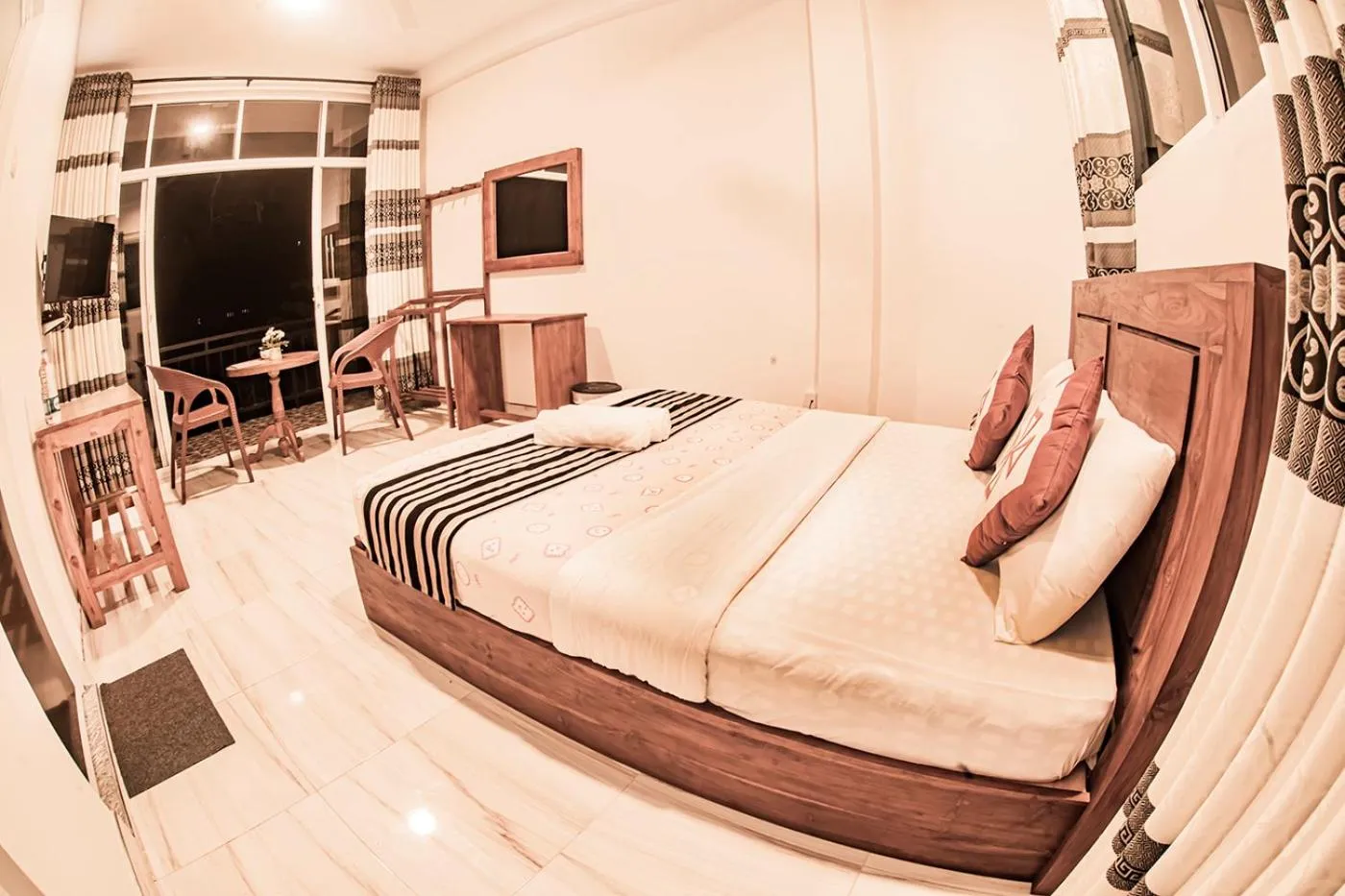 Photo of the whole room, Bed in Top Mountain Resort