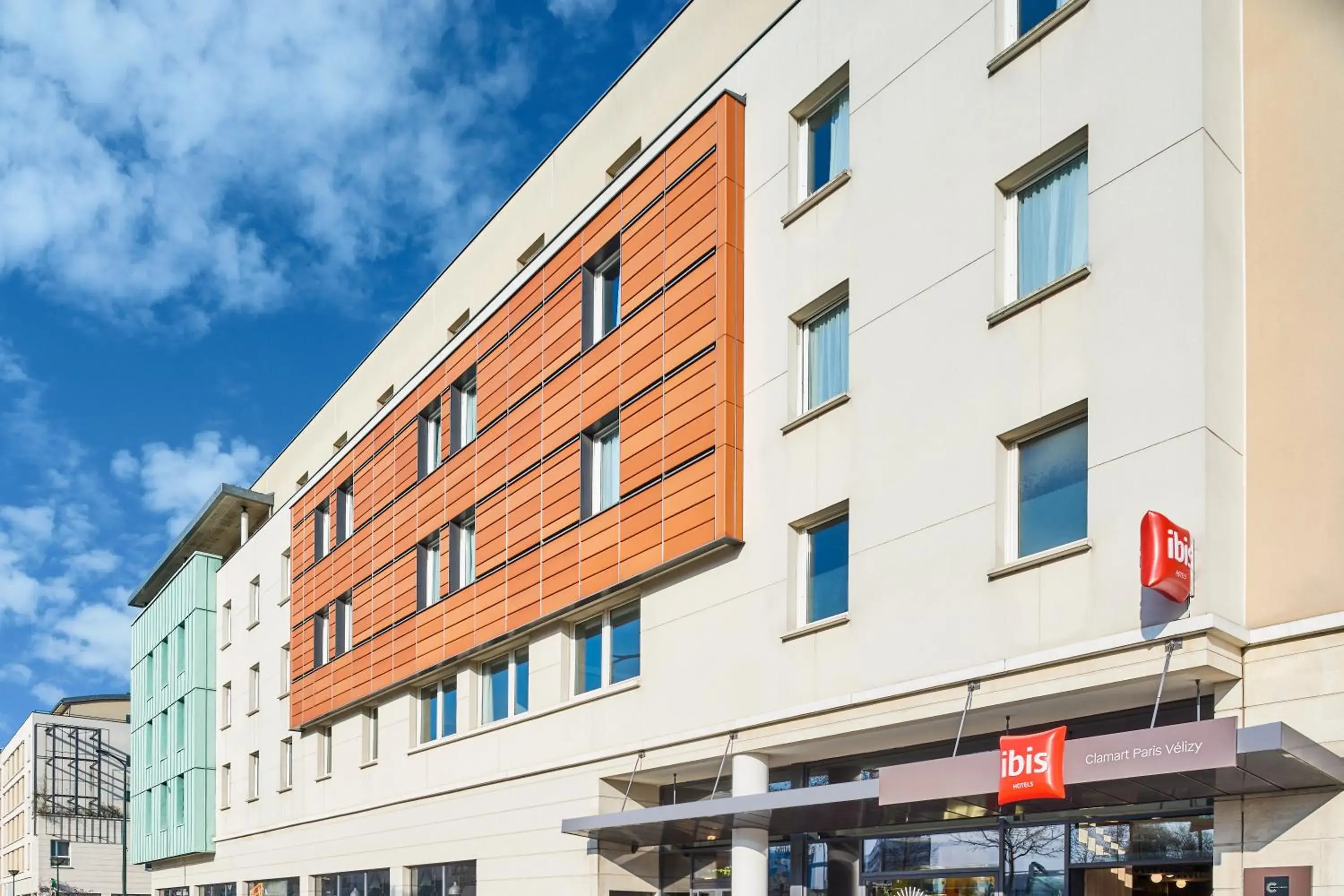 Facade/entrance in ibis Clamart Paris Velizy Facade/entrance in ibis Clamart Paris Velizy