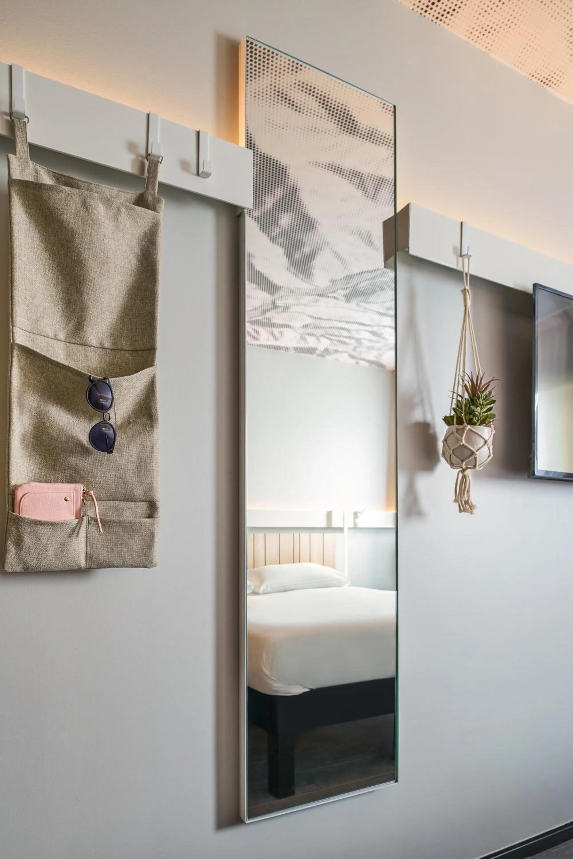 Photo of the whole room, Bed in ibis Clamart Paris Velizy