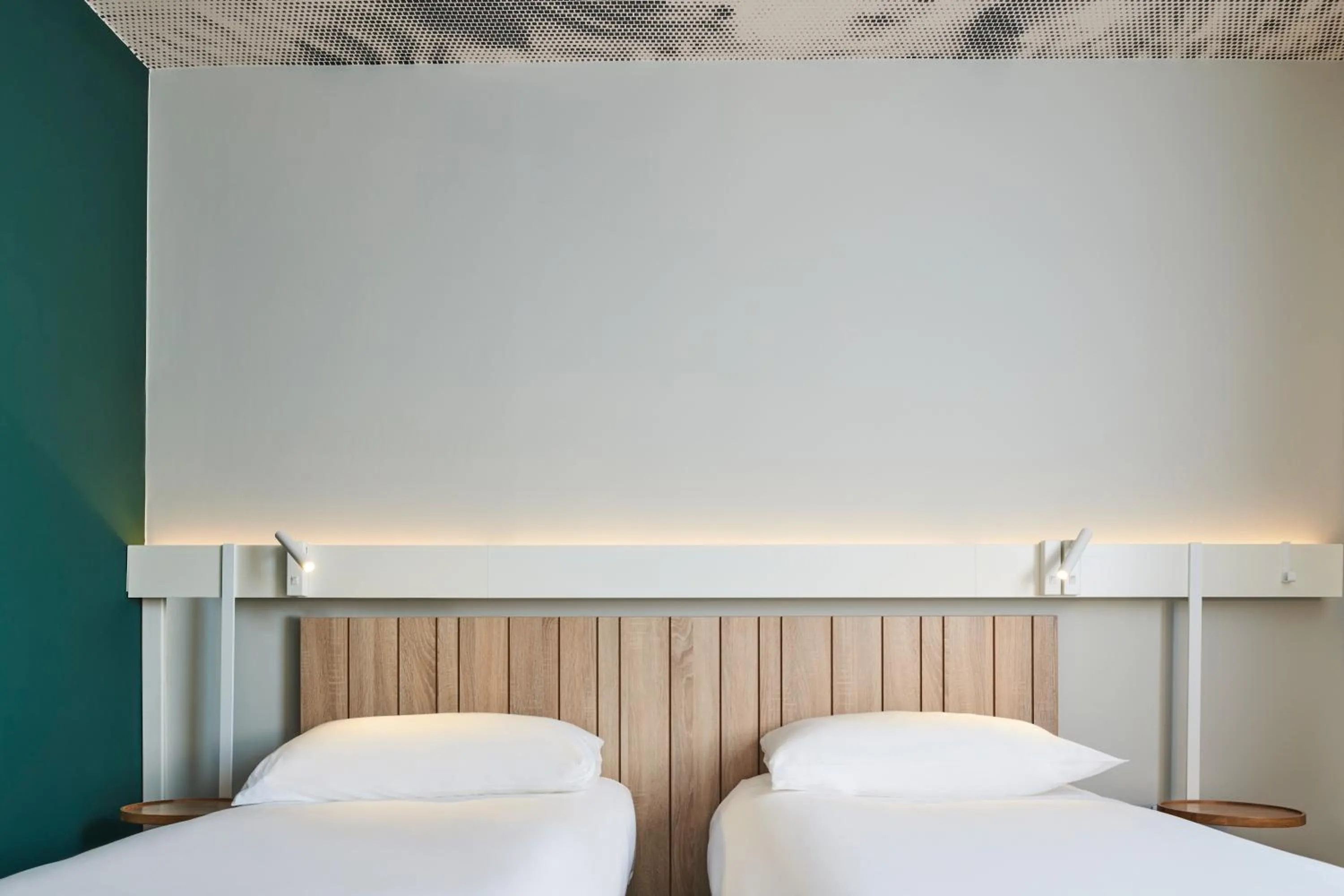 Photo of the whole room, Bed in ibis Clamart Paris Velizy