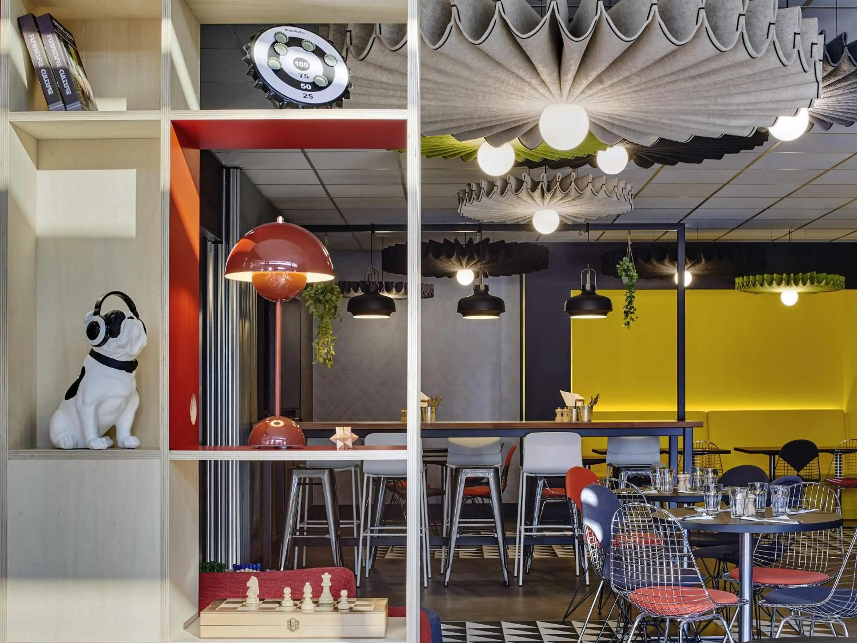 Restaurant/places to eat in ibis Clamart Paris Velizy