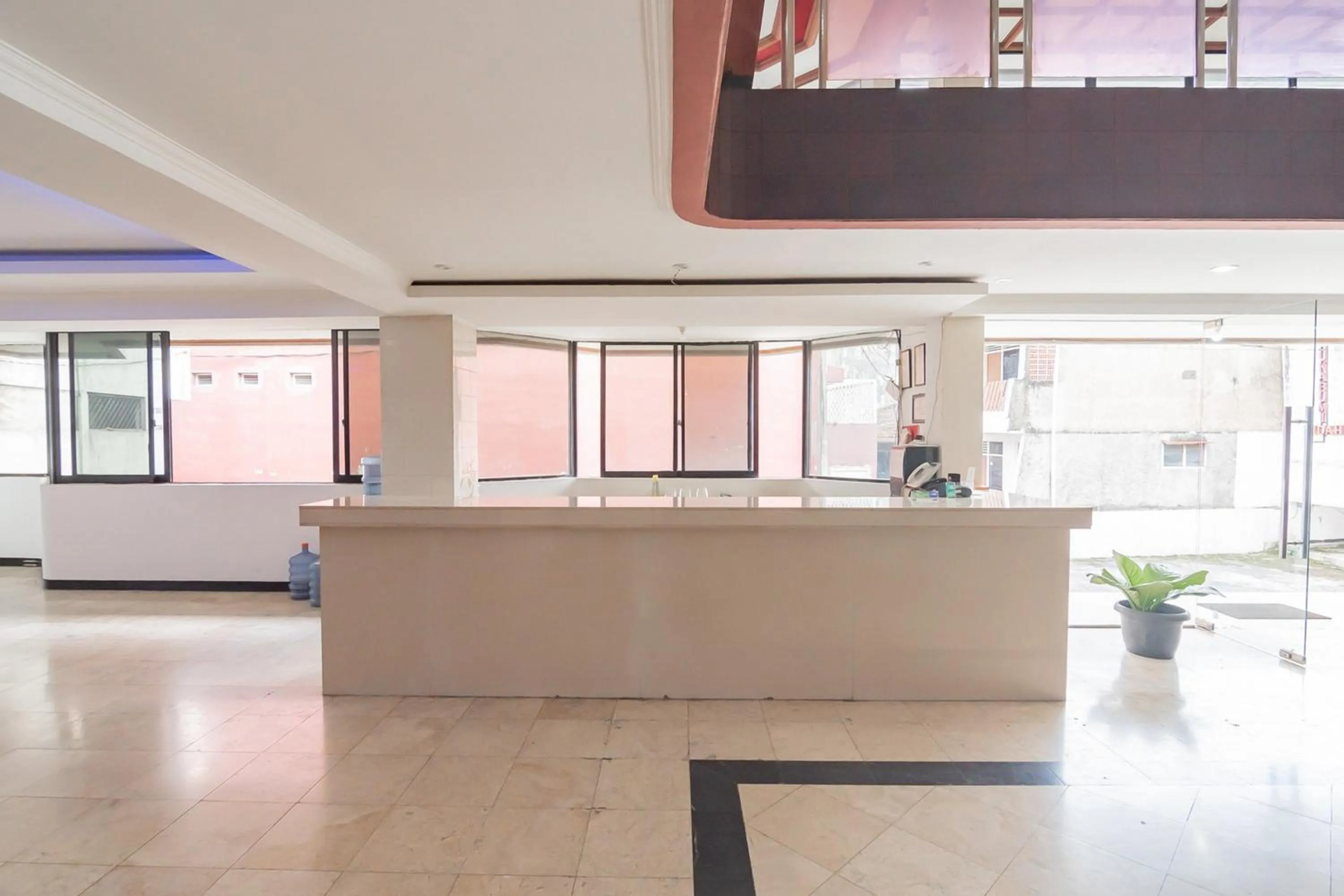 Lobby or reception in RedDoorz near Sukabumi Station 2
