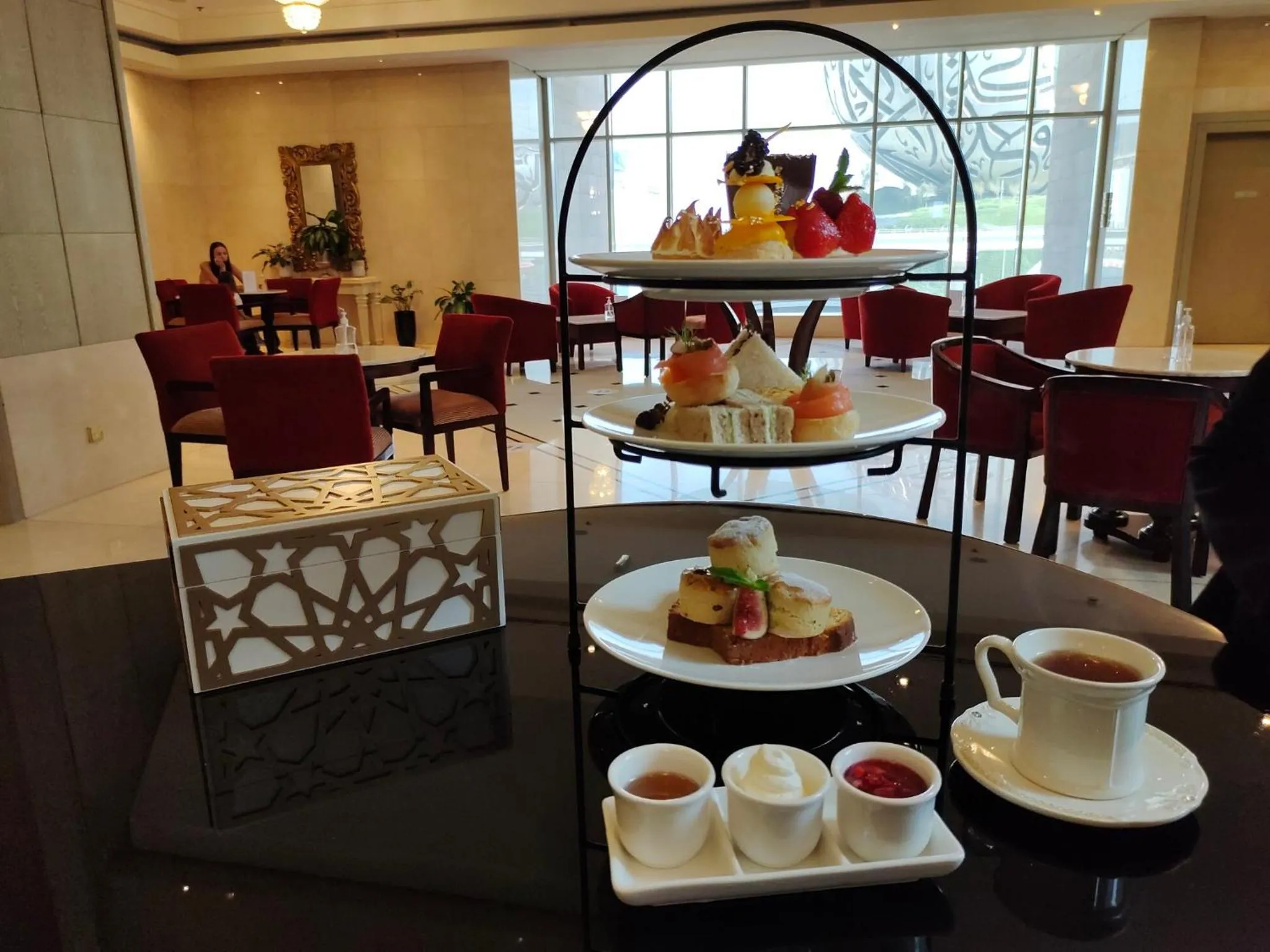 Restaurant/places to eat in Millennium Plaza Downtown Suites