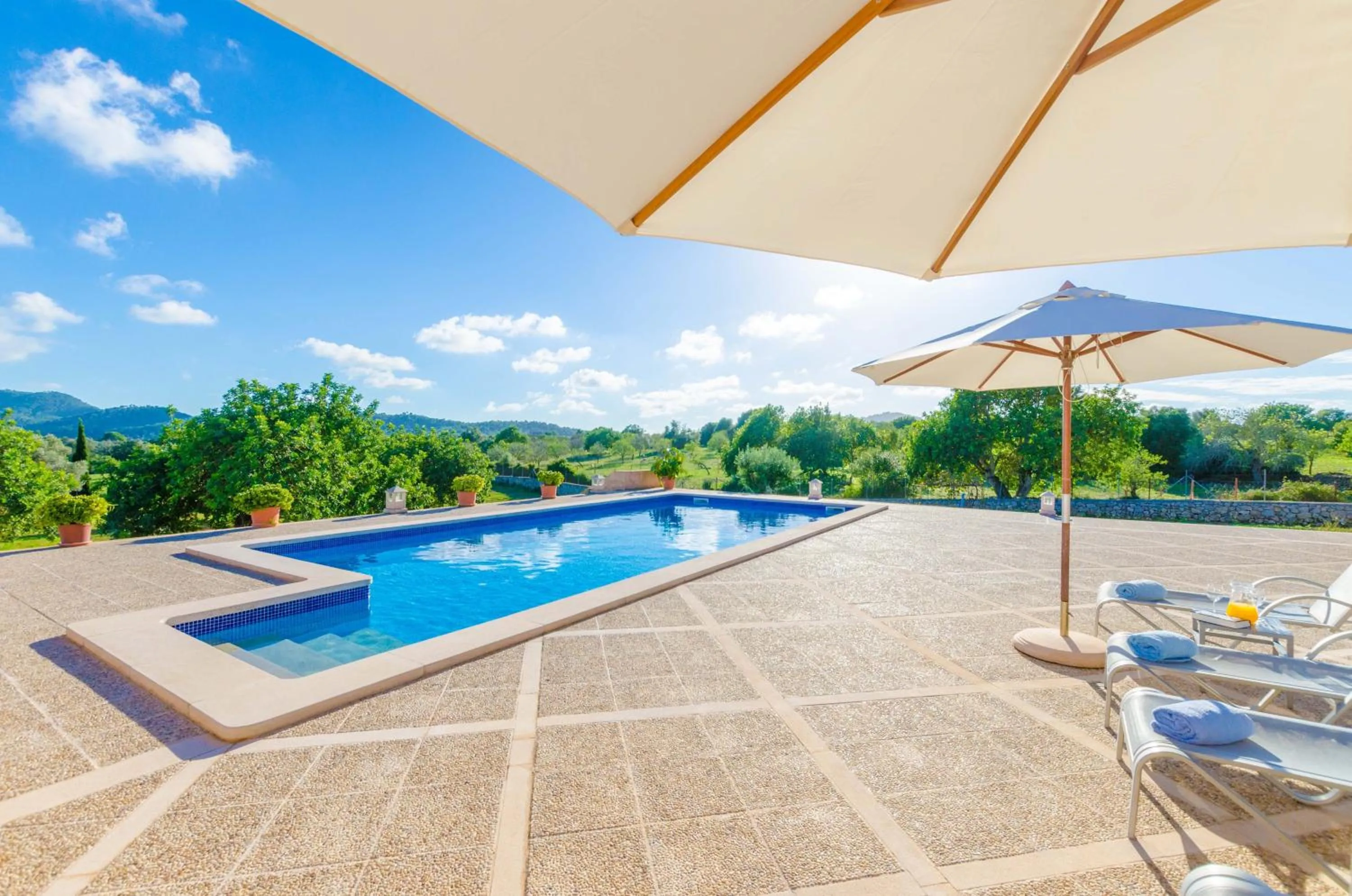 Swimming pool in Na Maians