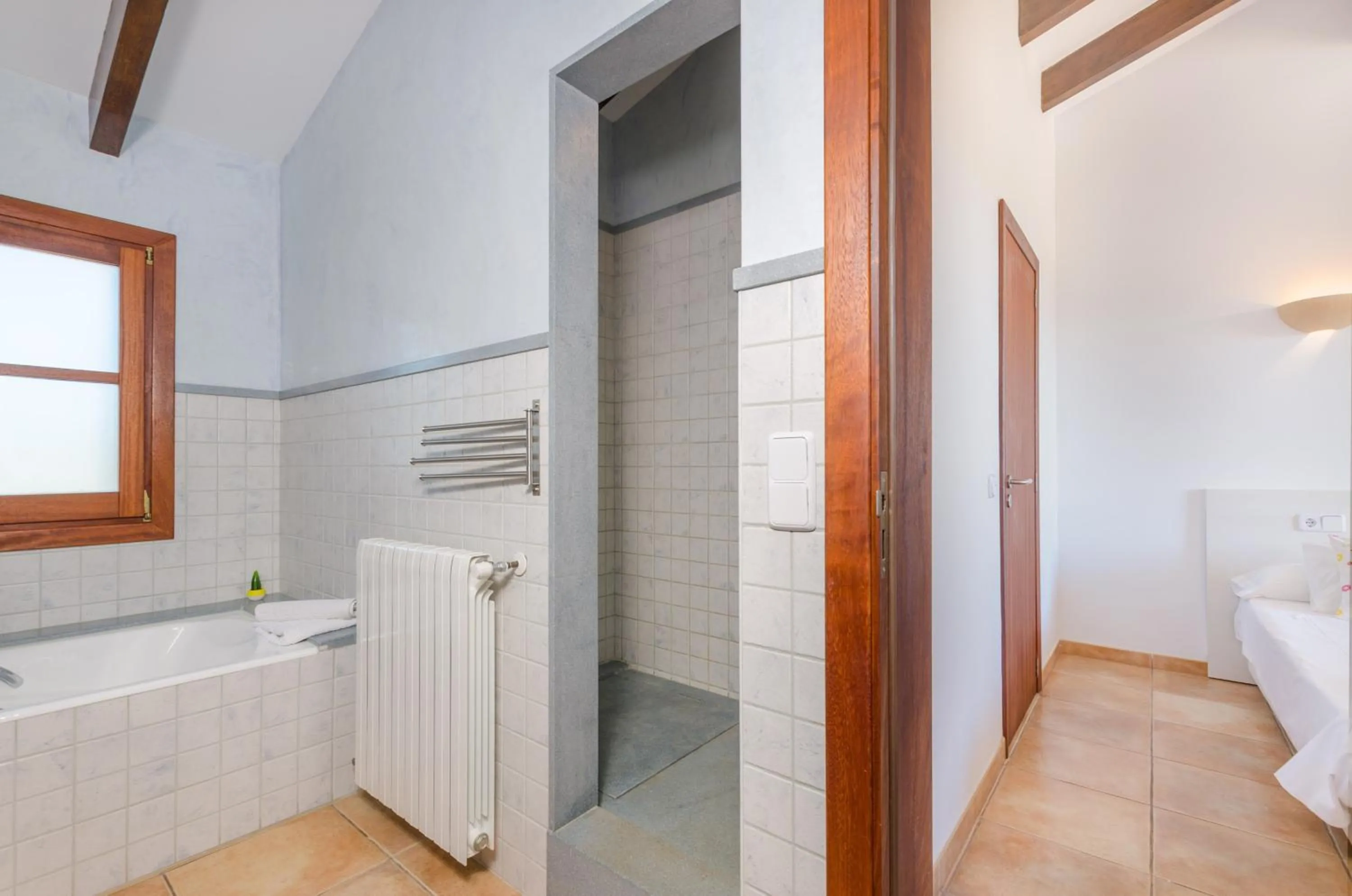 Bathroom, Bed in Na Maians