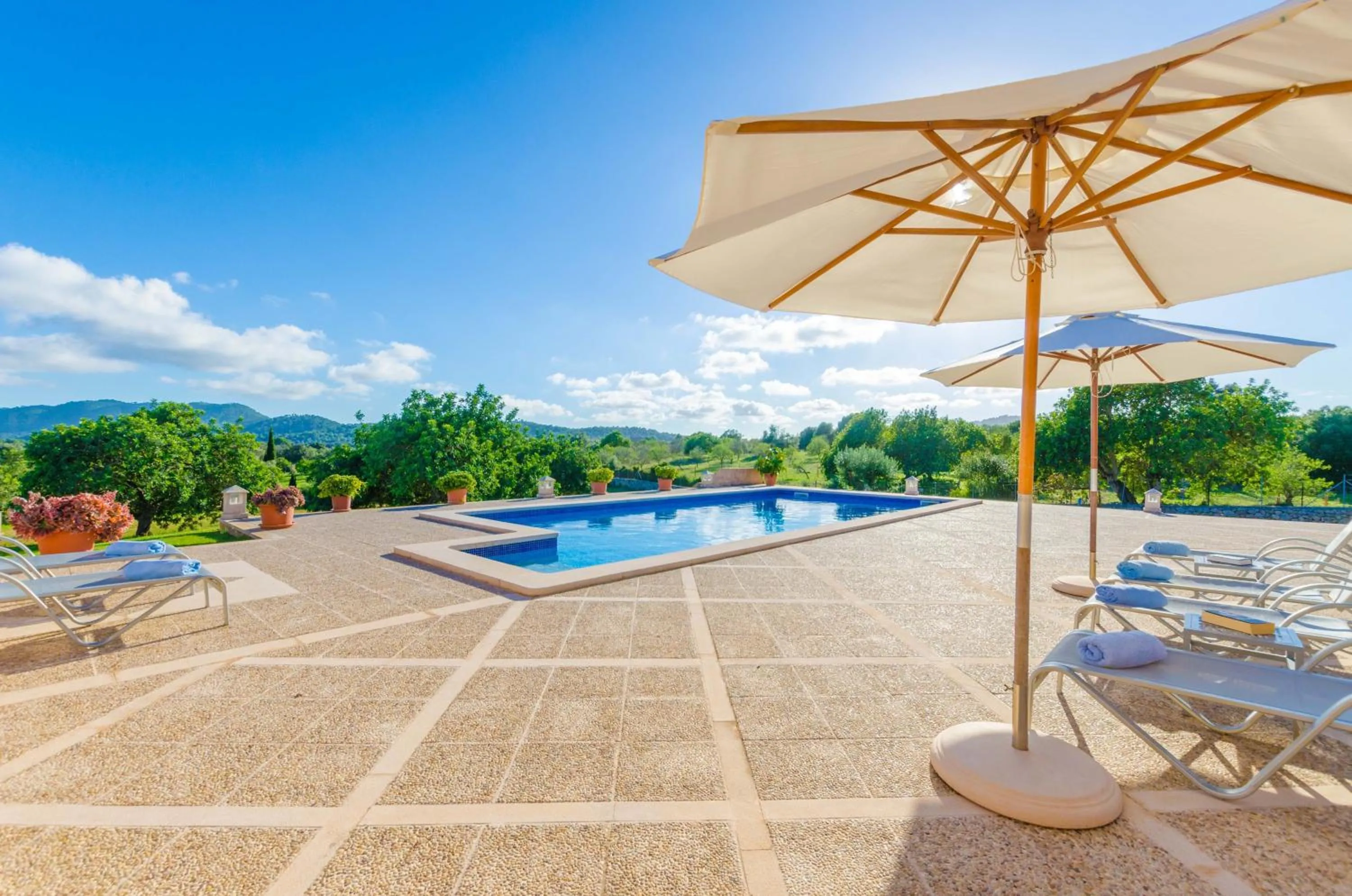 Swimming pool in Na Maians