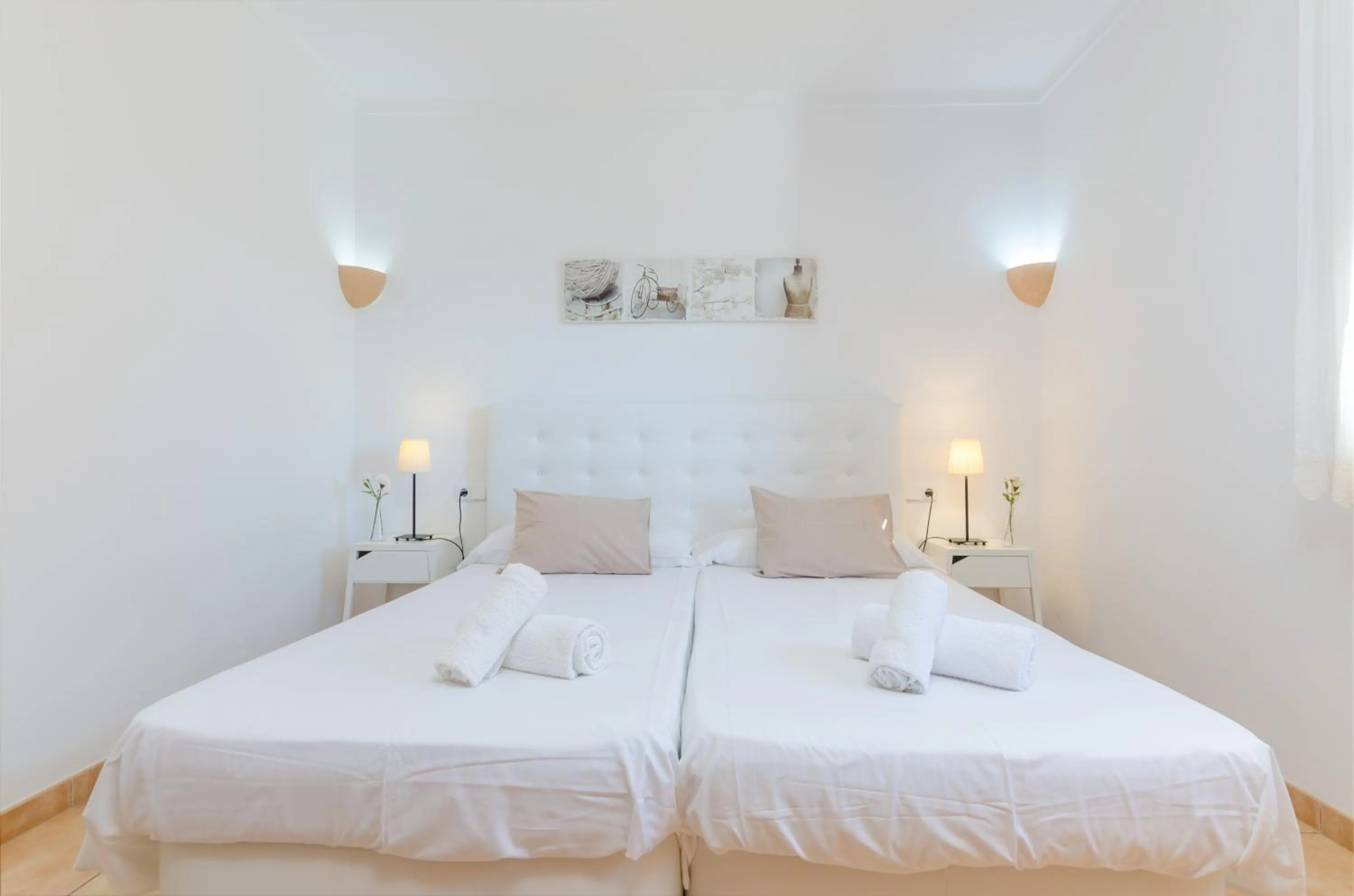 Bedroom, Bed in Na Maians