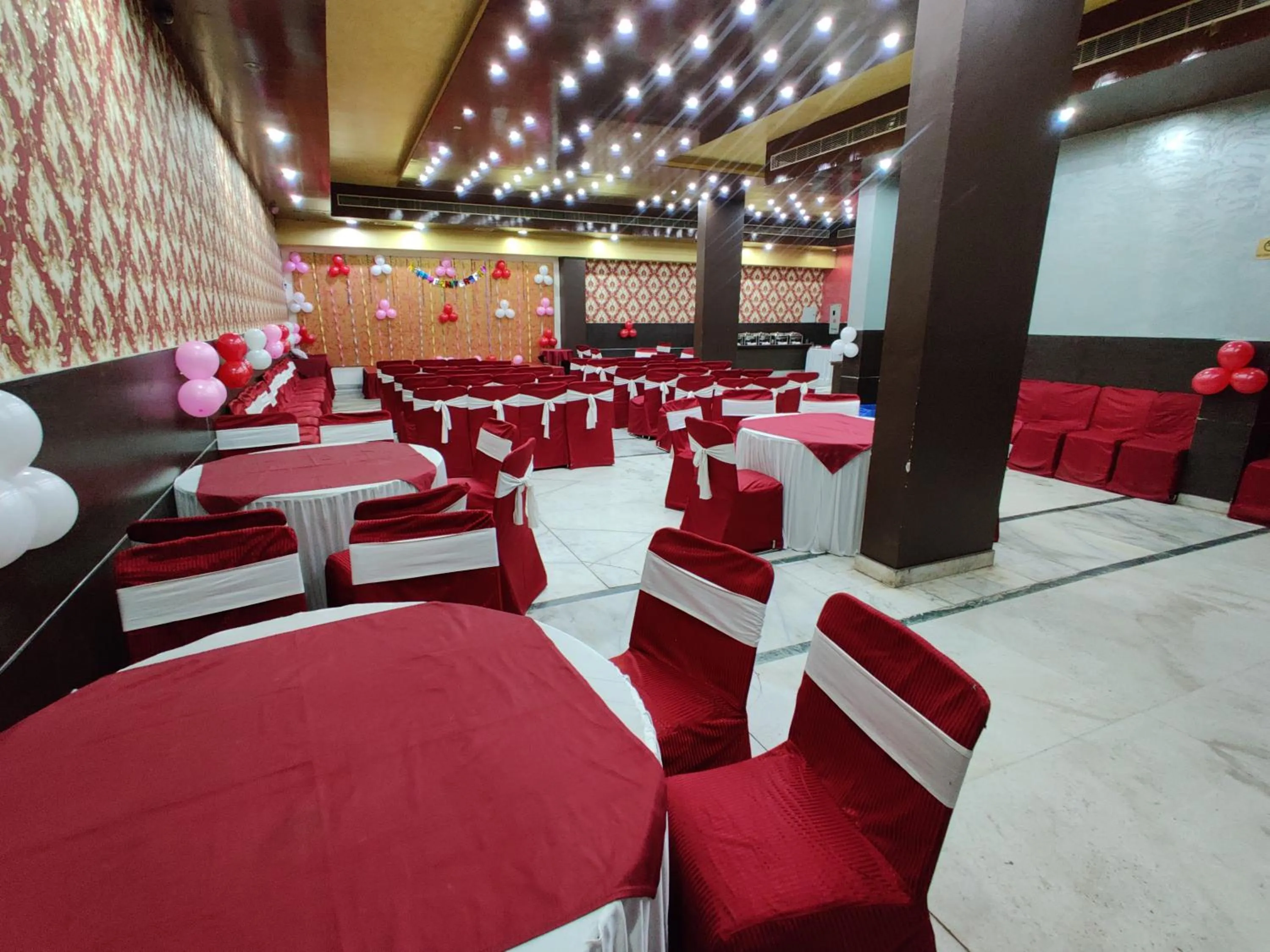 Banquet/Function facilities in Hotel Savi Regency