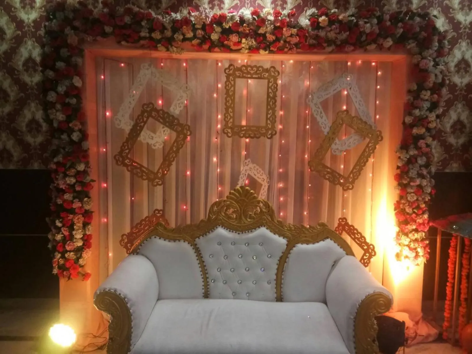 Area and facilities in Hotel Savi Regency