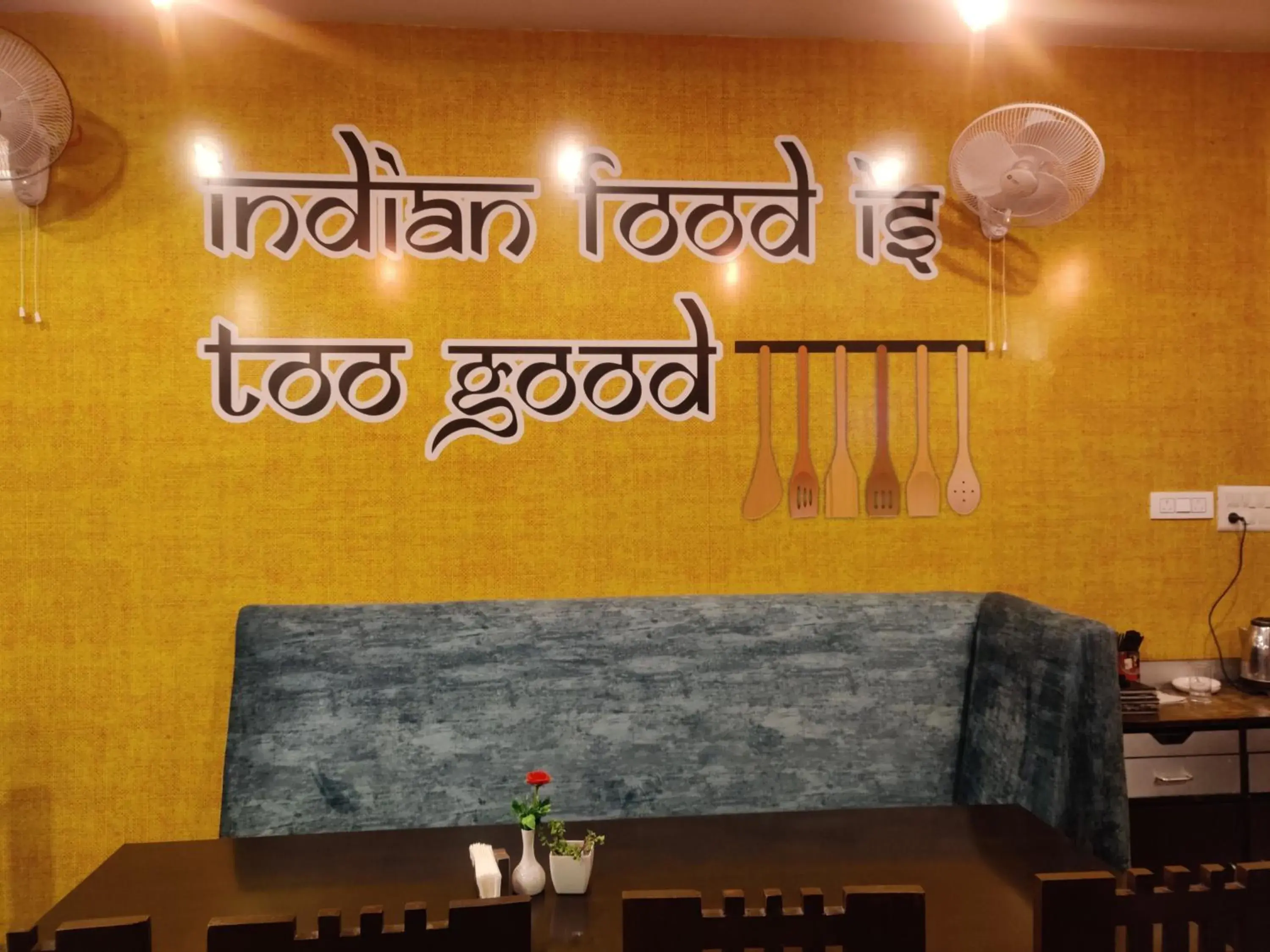 Restaurant/places to eat in Hotel Savi Regency Restaurant/places to eat in Hotel Savi Regency