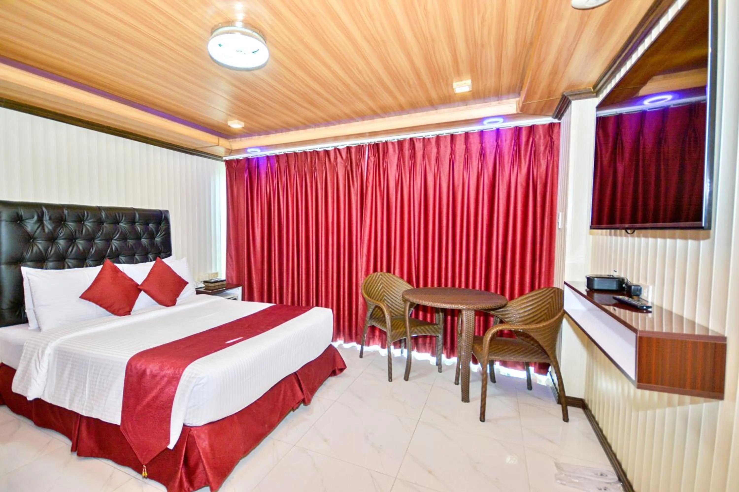 Bed in Diamond Water Edge Resort