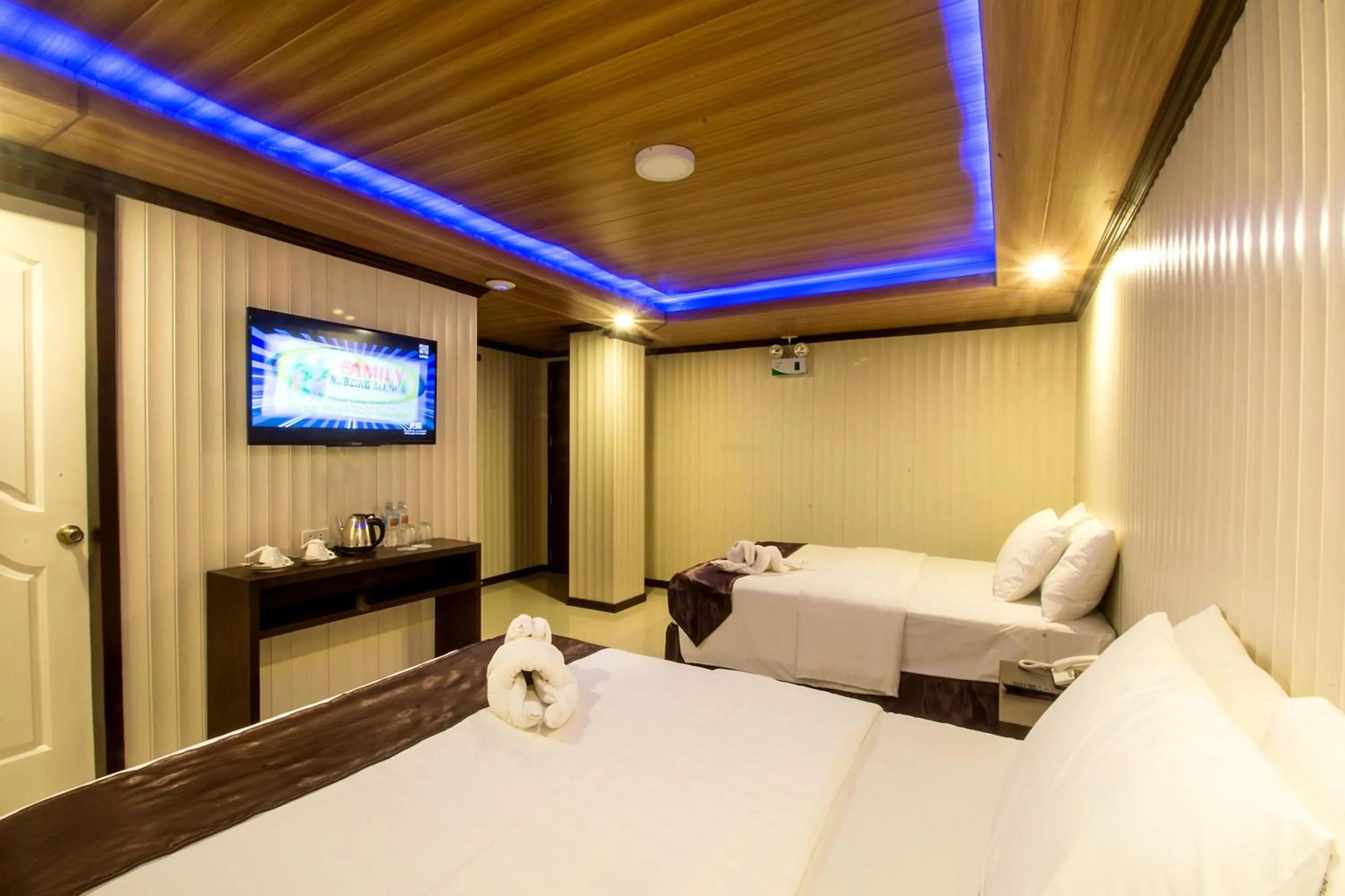 Bedroom, Bed in Diamond Water Edge Resort
