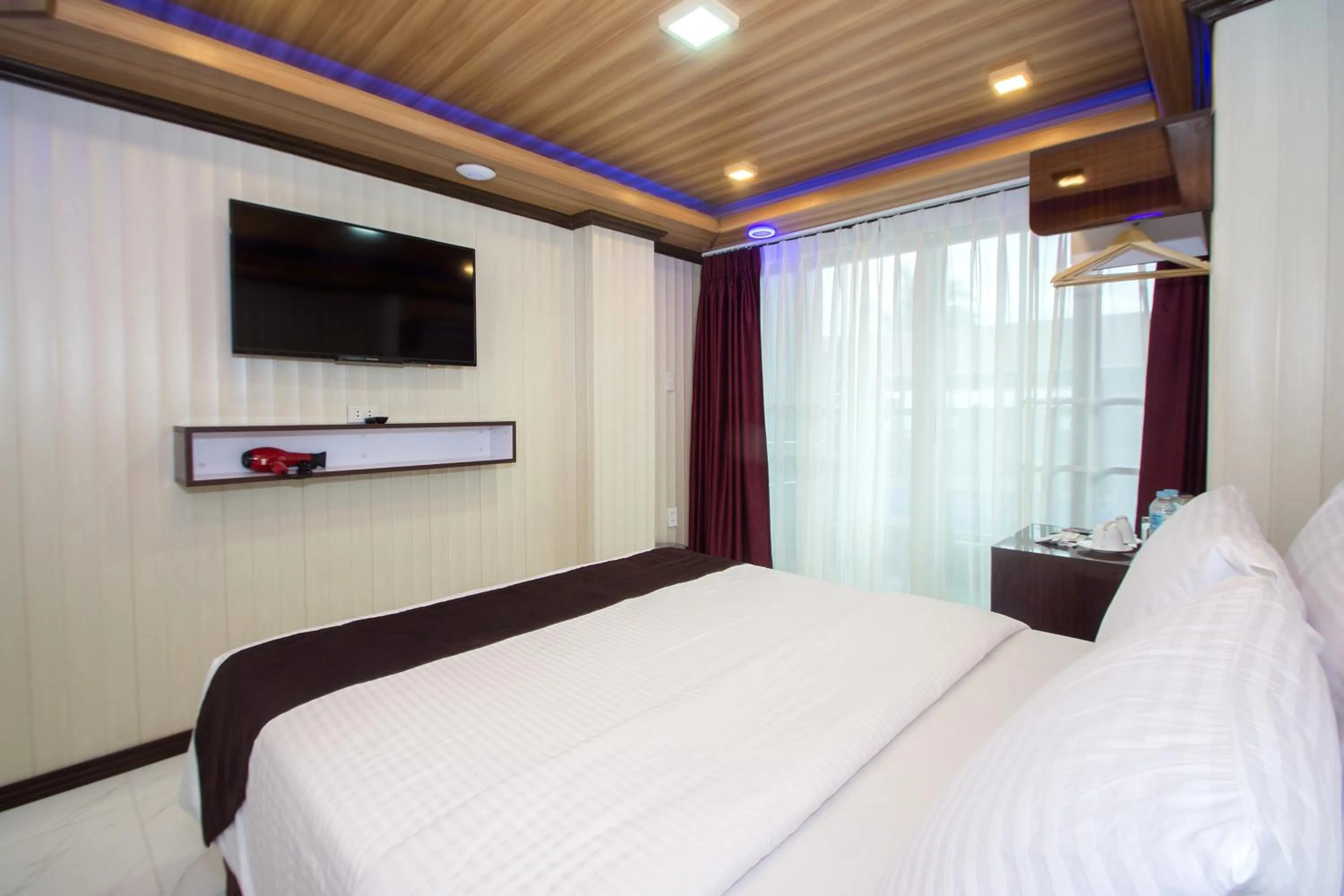 Bed in Diamond Water Edge Resort