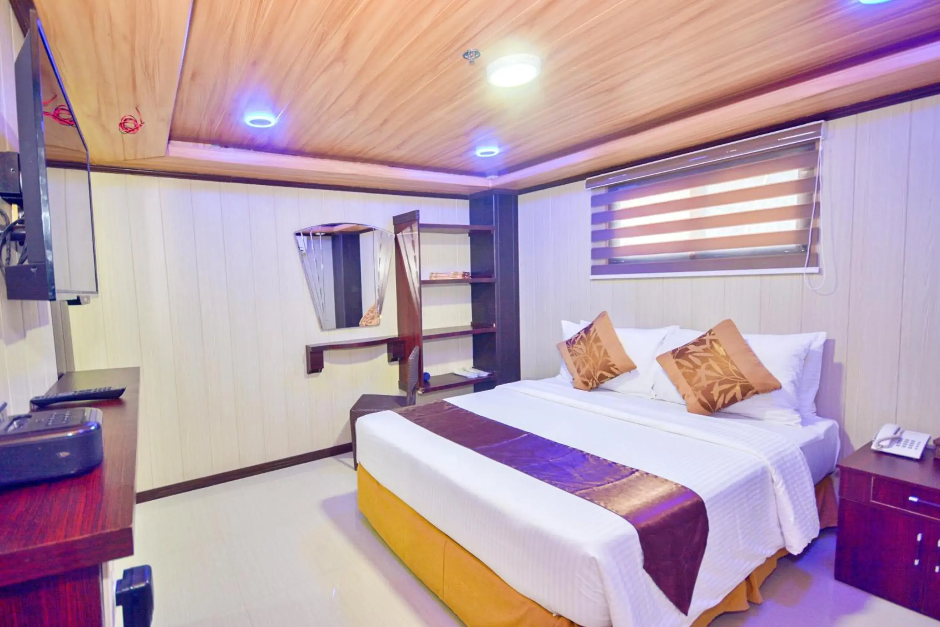 Bedroom, Bed in Diamond Water Edge Resort Bedroom, Bed in Diamond Water Edge Resort