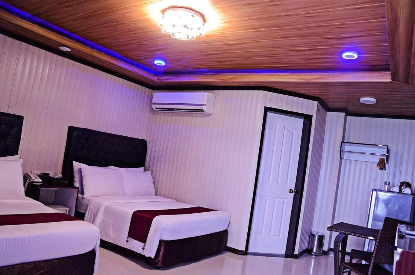 Bed in Diamond Water Edge Resort