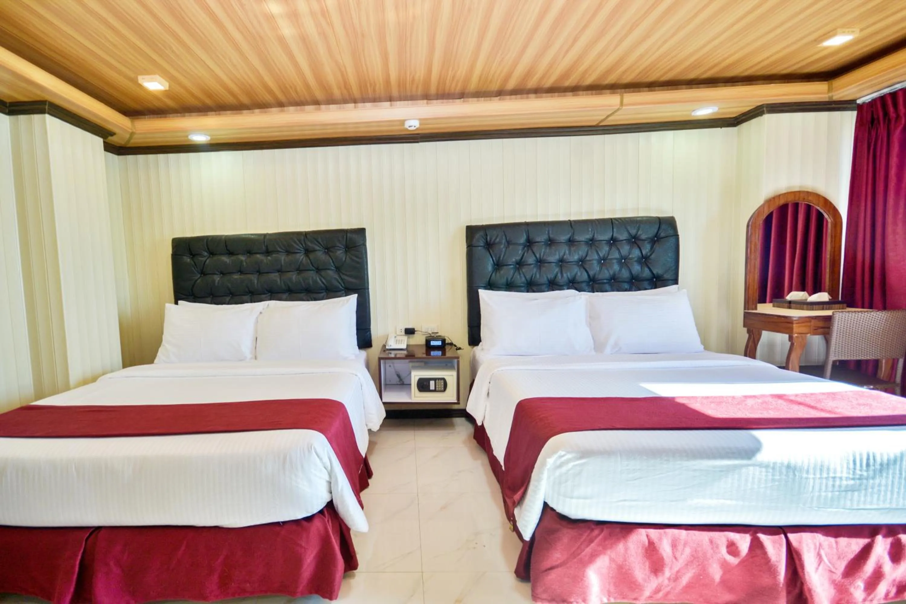 Bedroom, Bed in Diamond Water Edge Resort