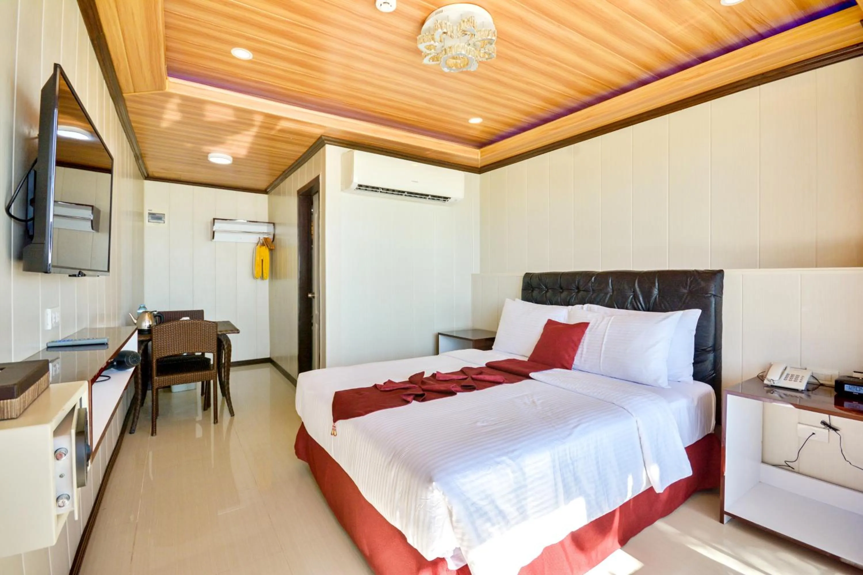 Bed in Diamond Water Edge Resort