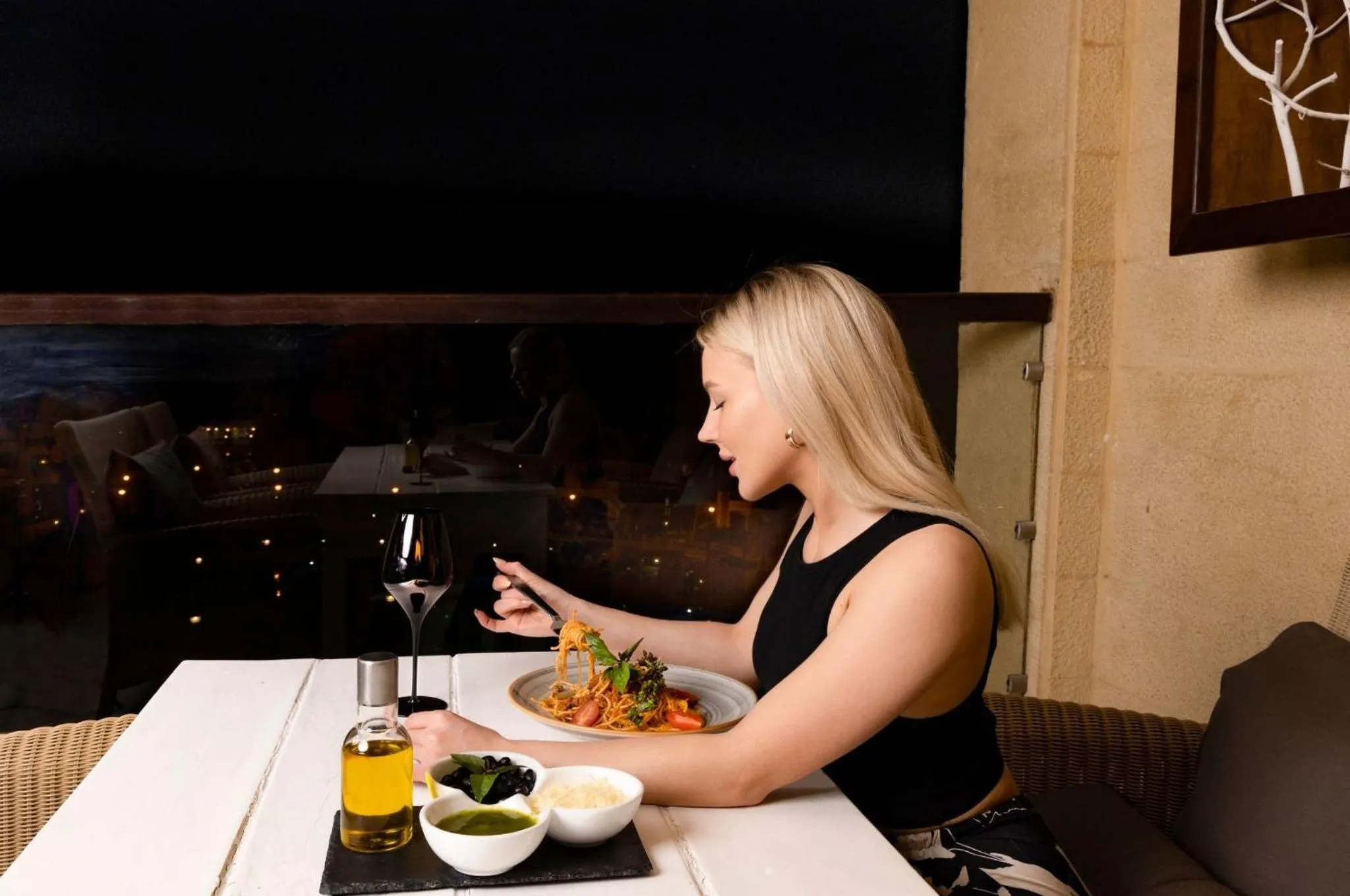 Lounge or bar in Crowne Plaza Jordan Dead Sea Resort & Spa by IHG