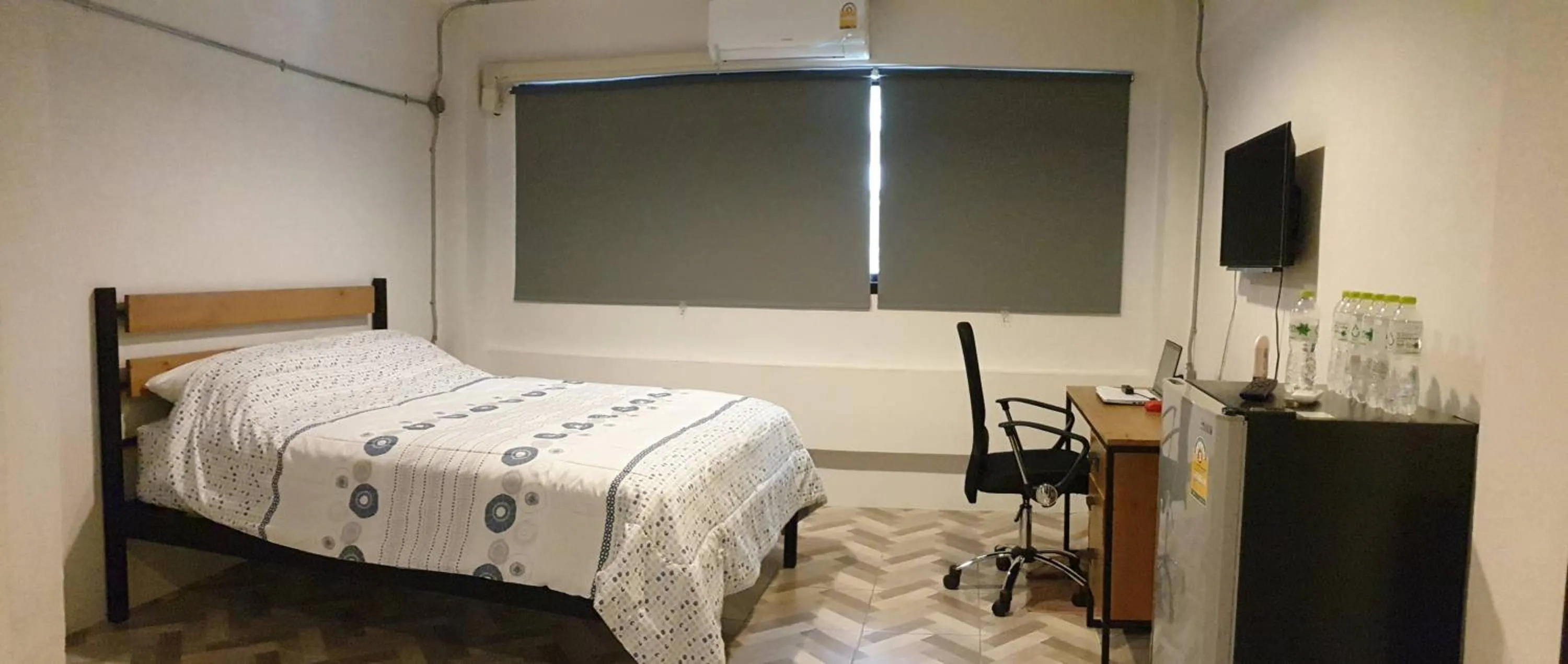 Bed in JS mansion