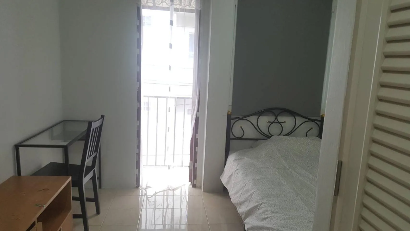 Bed in JS mansion