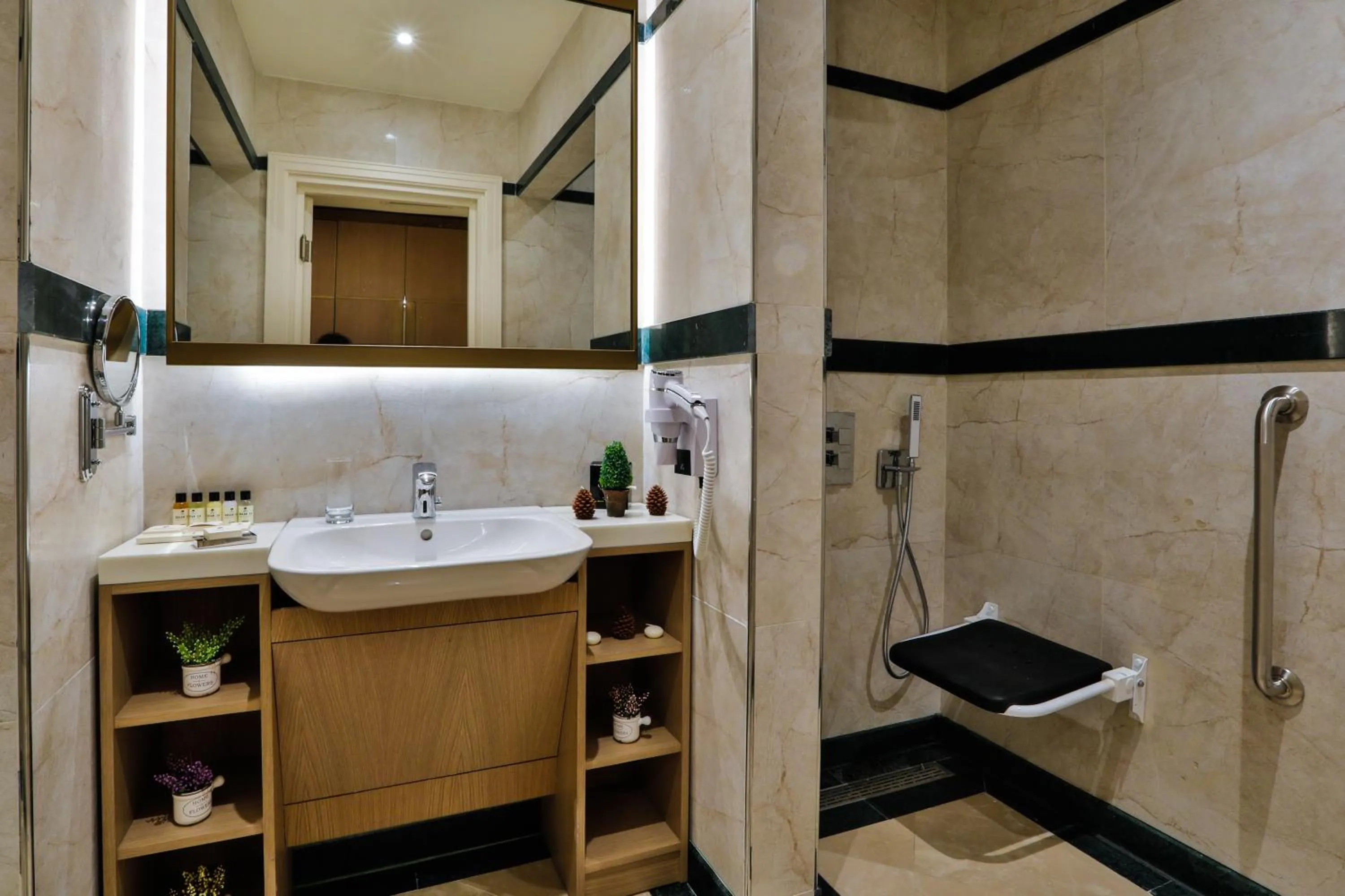 Shower in Dreamland Golf Hotel Baku
