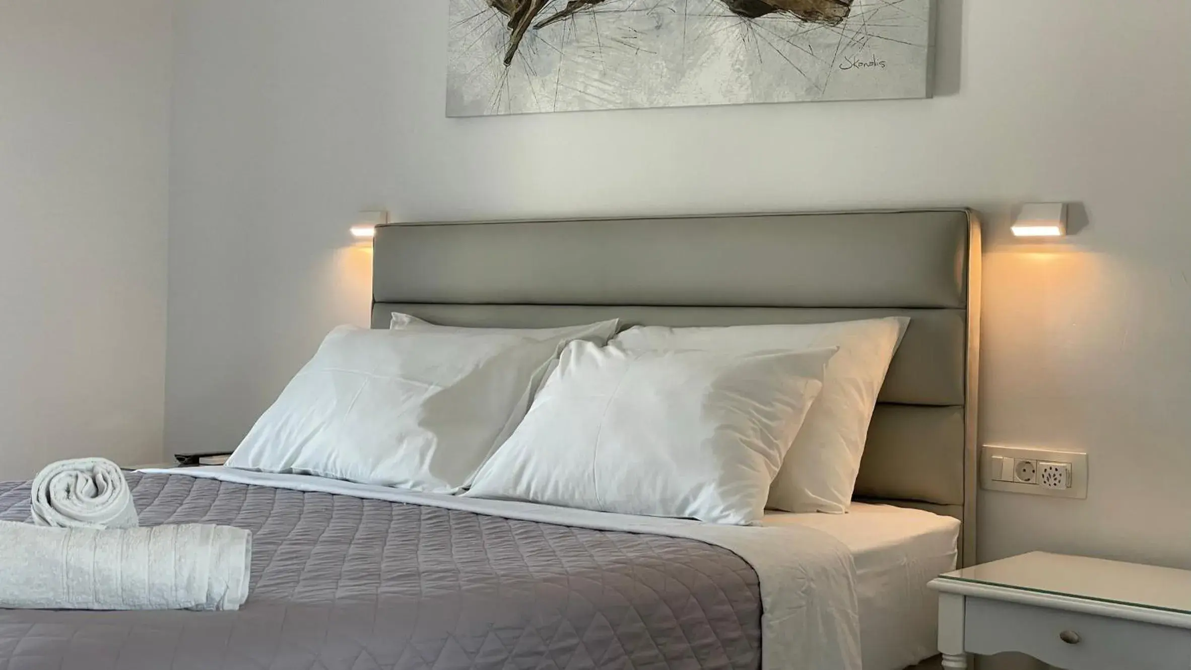 Family Room with Side Sea View in Hermoso Luxury Suites Family Room with Side Sea View in Hermoso Luxury Suites