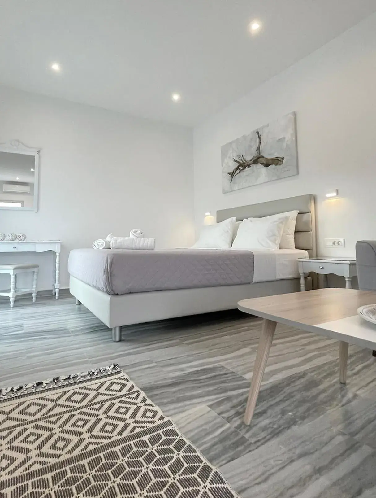 Superior King Room in DL Santorini Superior King Room in DL Santorini