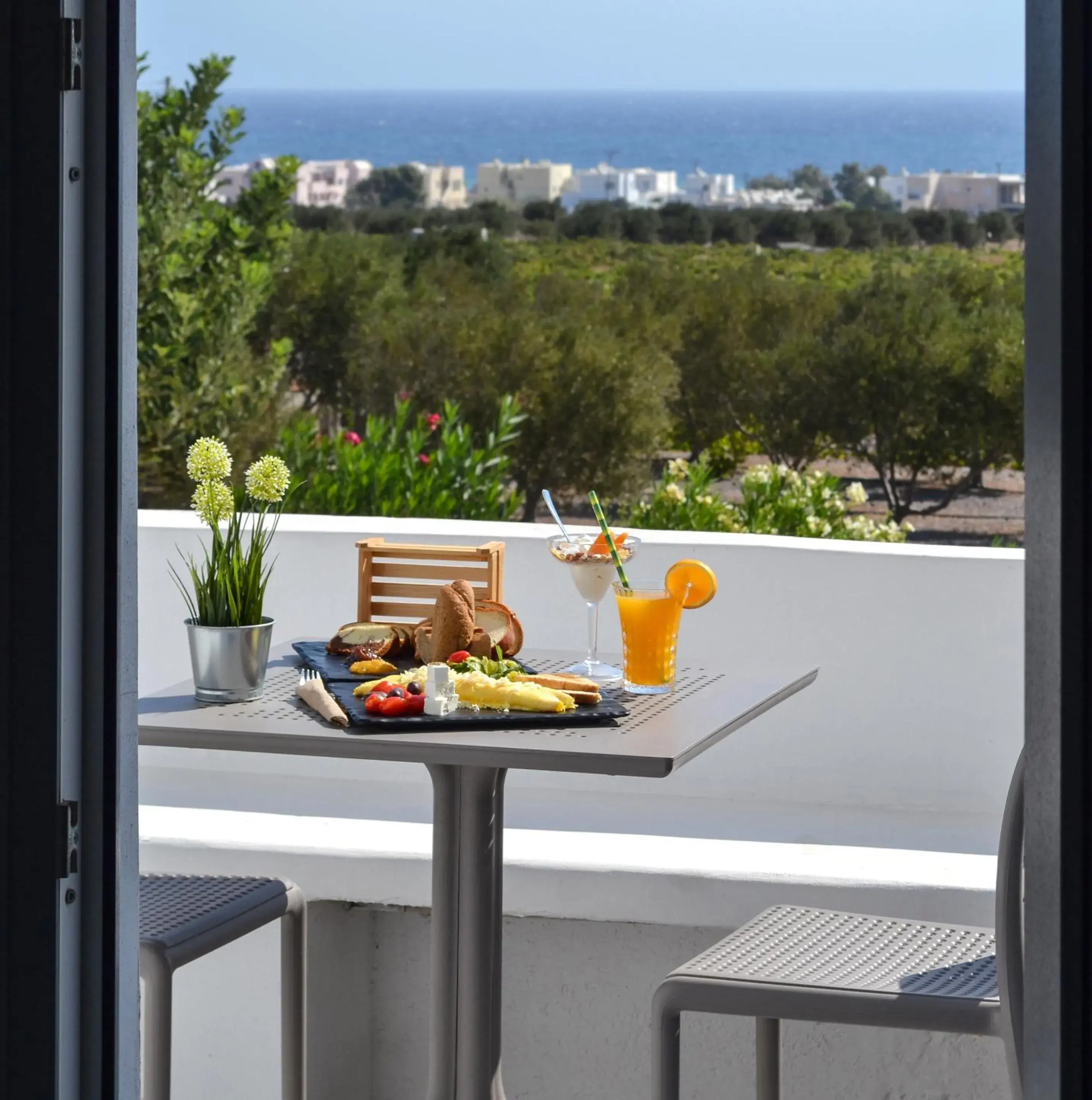 Deluxe Suite with Sea View in DL Santorini Deluxe Suite with Sea View in DL Santorini