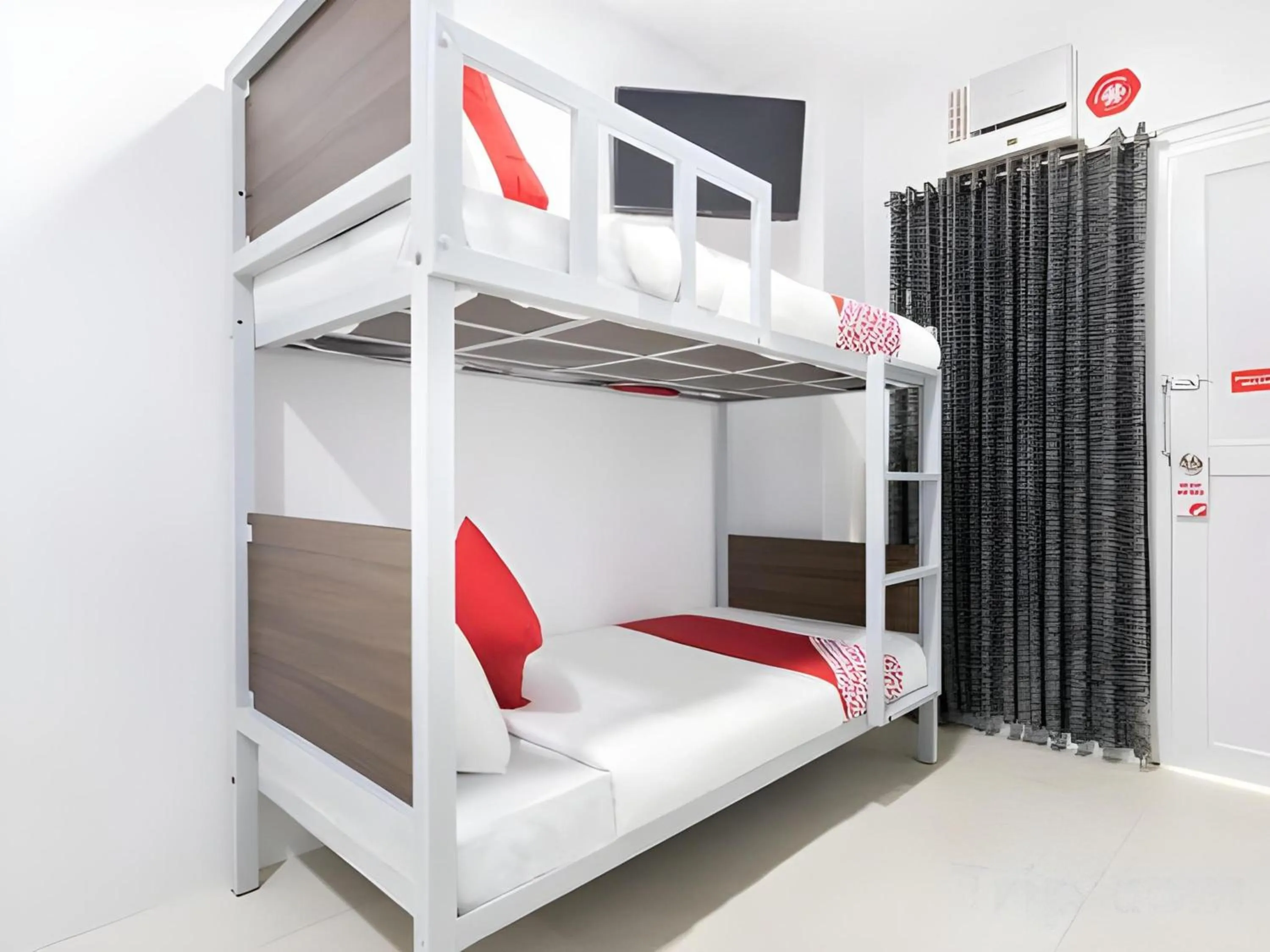 Bedroom, Bed in OYO 152 Sangco Condotel