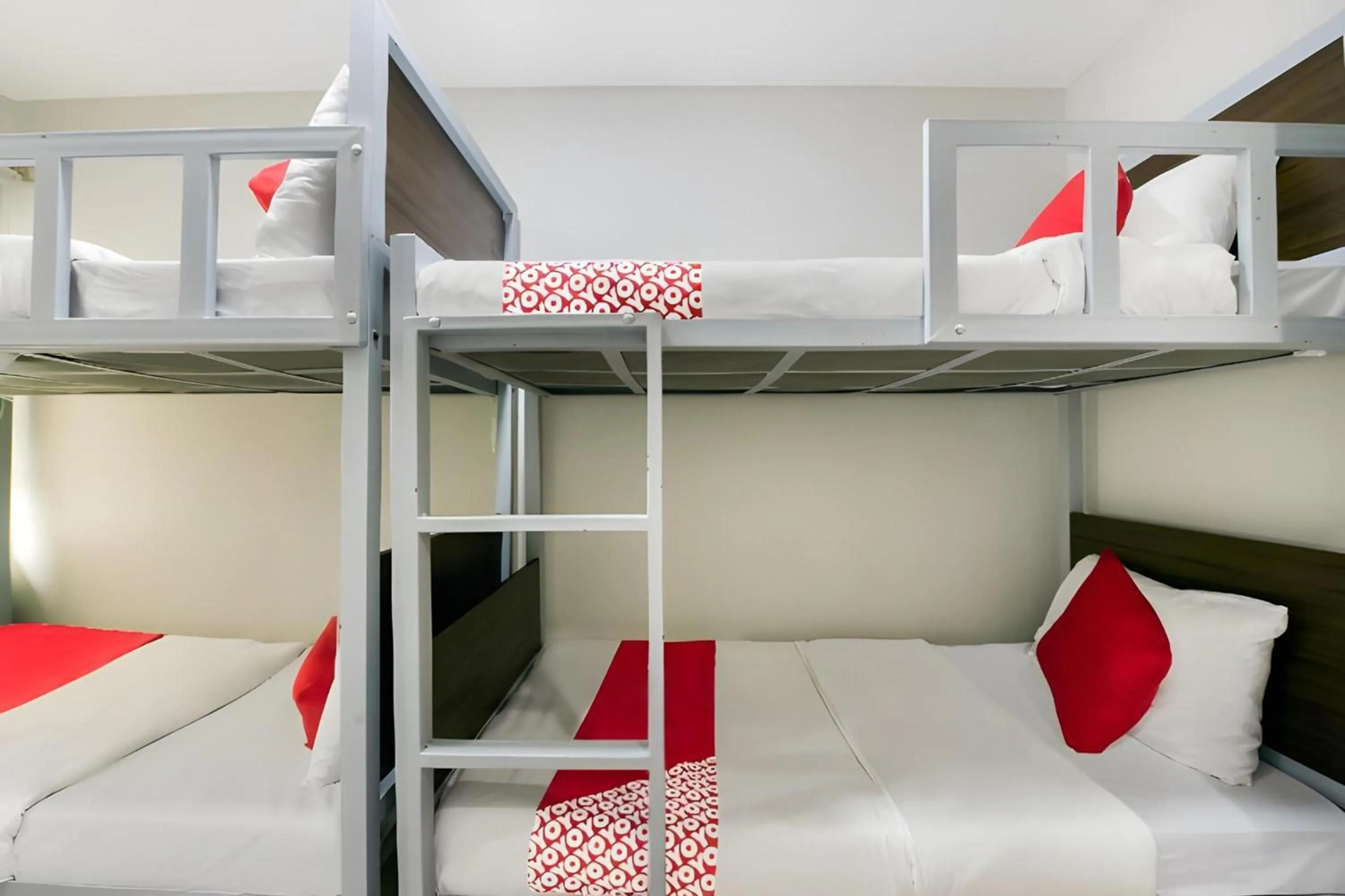 Bedroom, Bed in OYO 152 Sangco Condotel