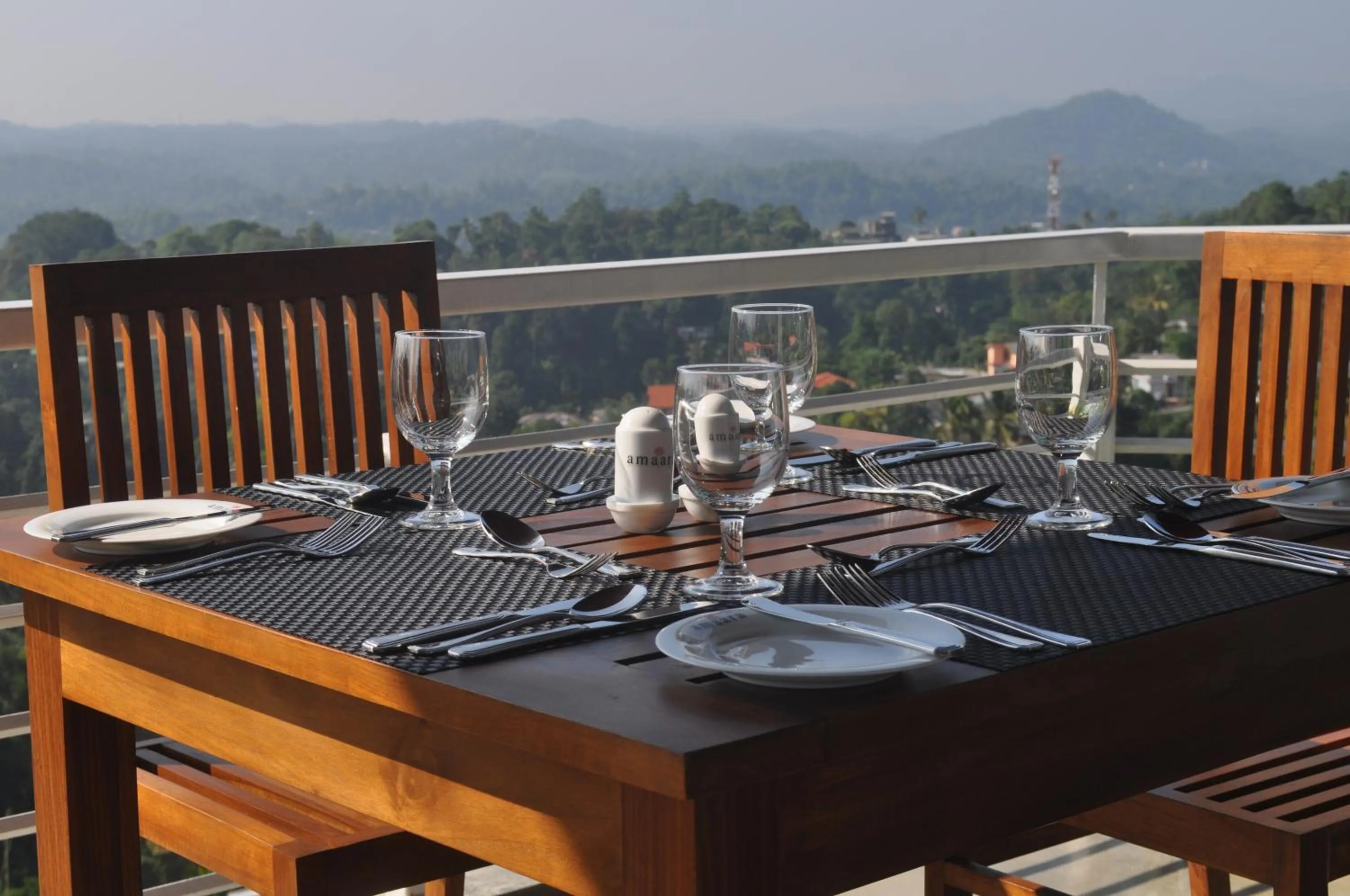 Restaurant/places to eat in Amaara Sky Hotel Kandy