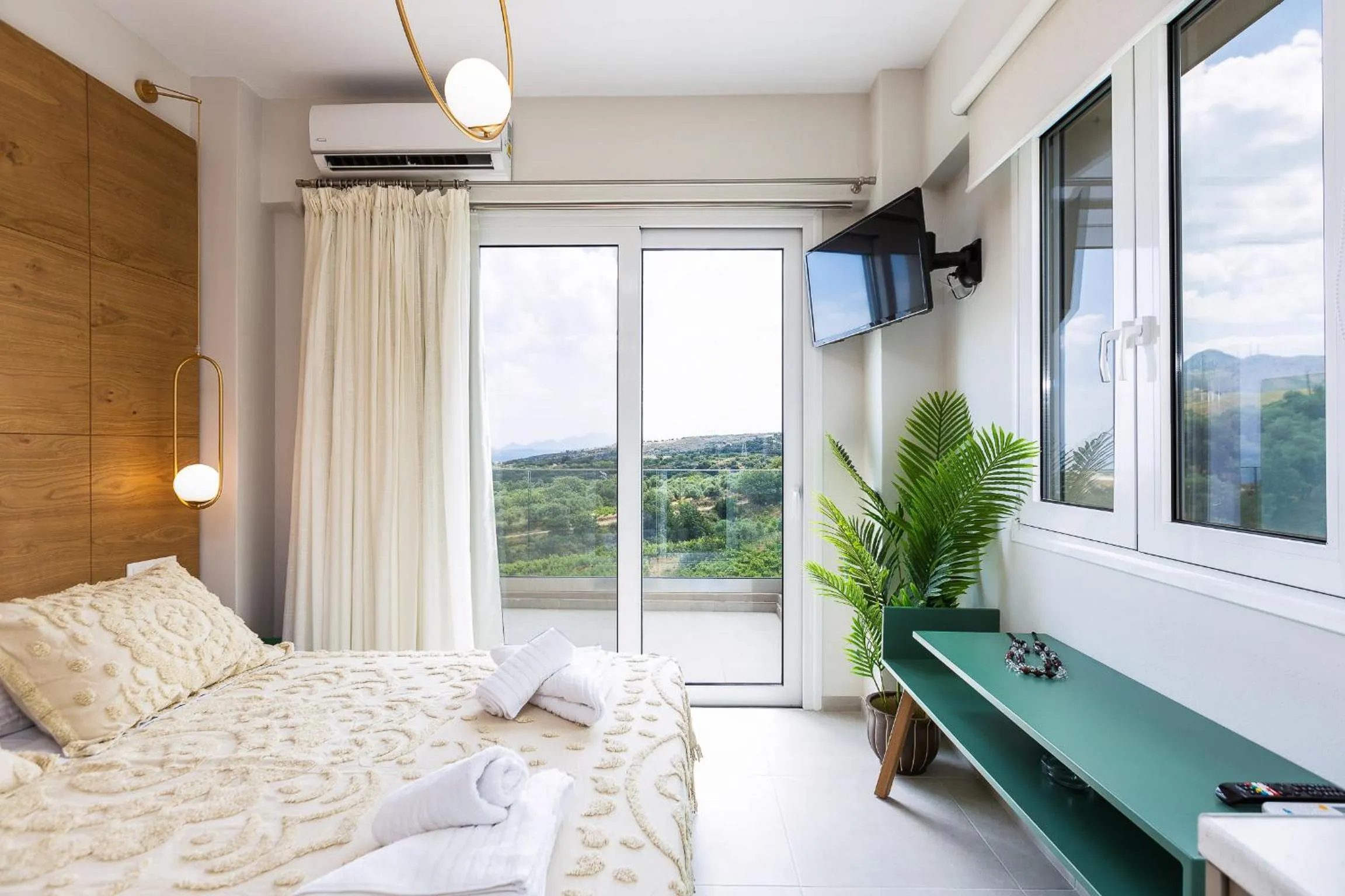 TV and multimedia, Bed in Vigla Suites