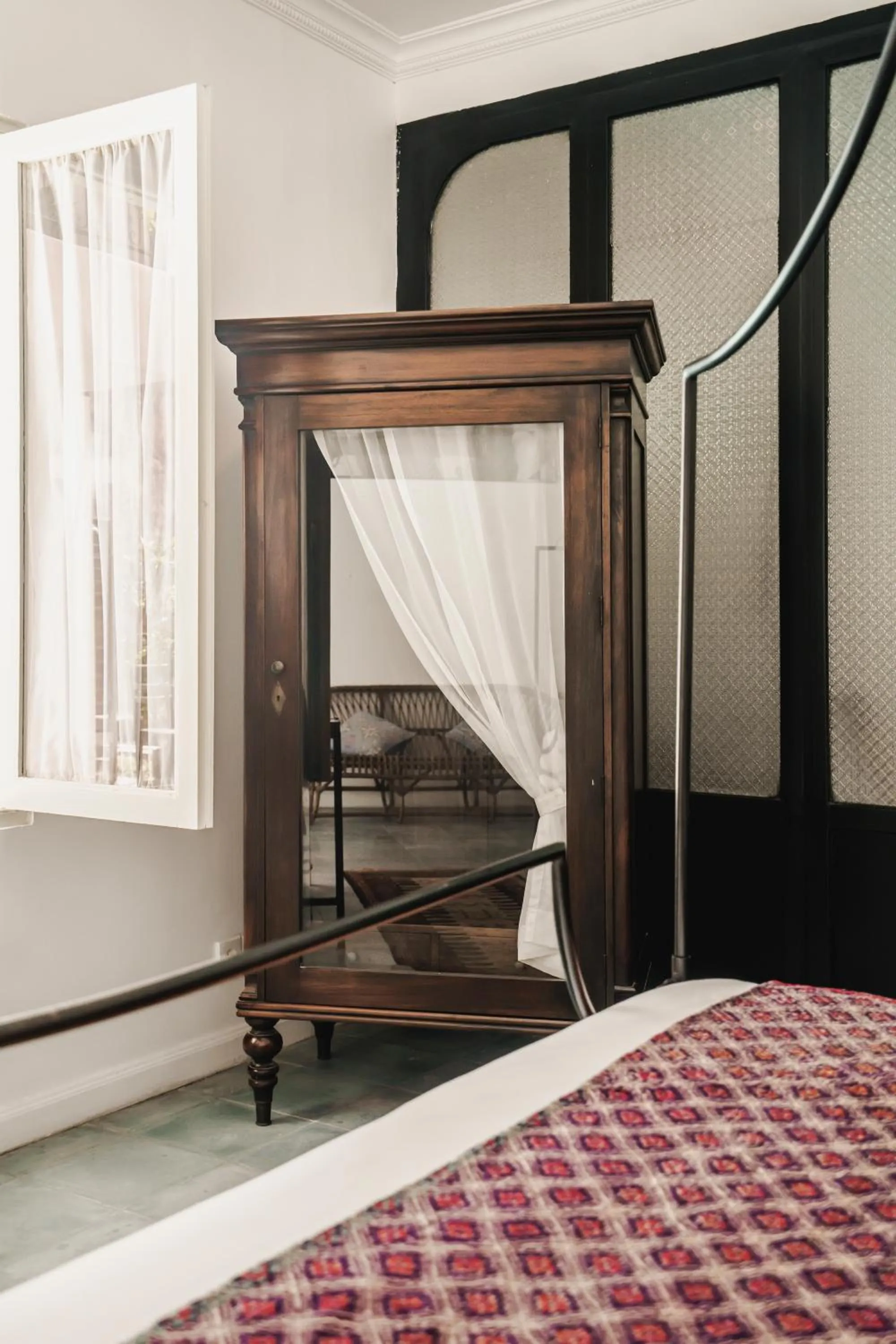 wardrobe, Bed in Brown Feather Hotel