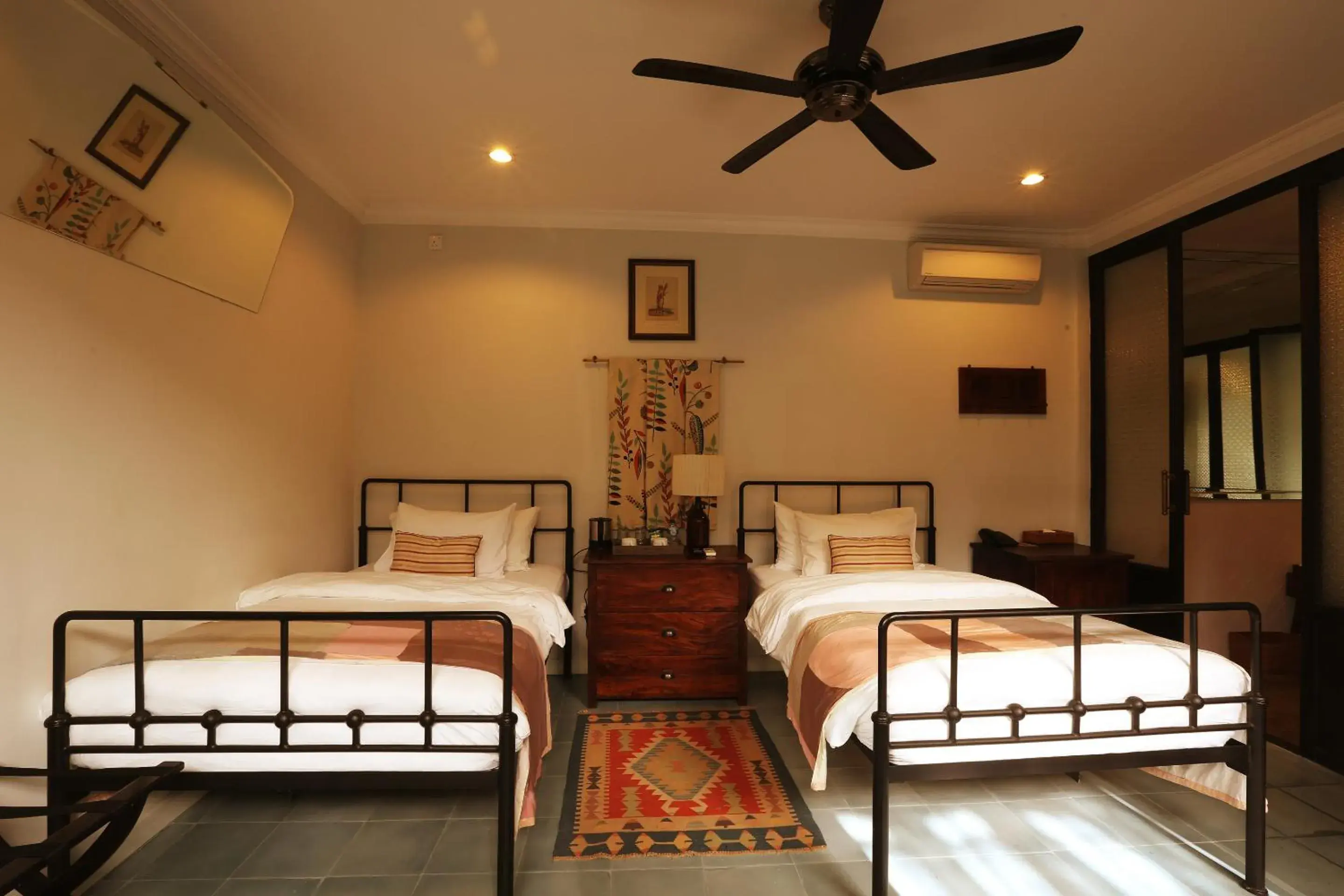 Bedroom, Bed in Brown Feather Hotel Bedroom, Bed in Brown Feather Hotel