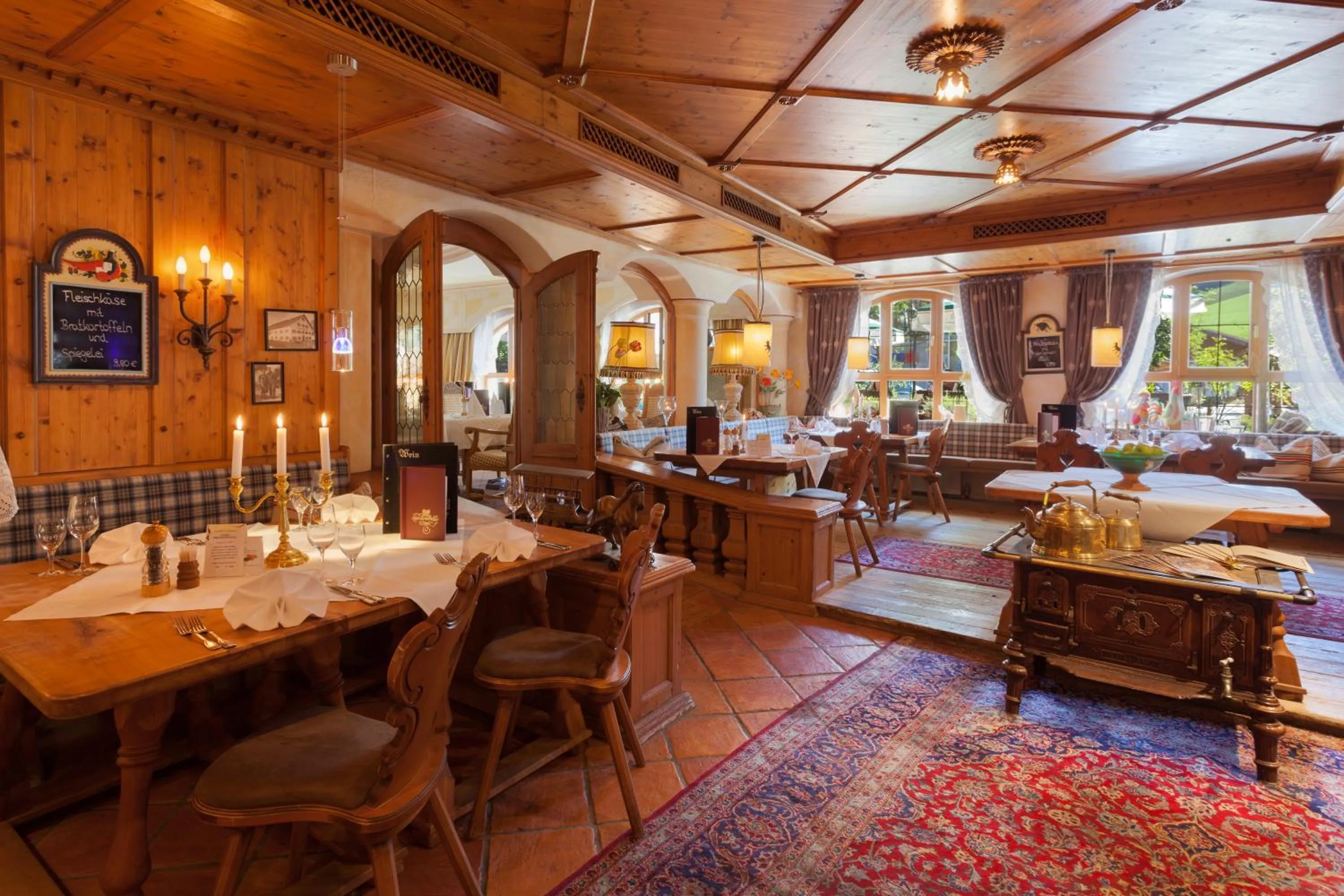 Restaurant/places to eat in Das Traditionshotel Schwarzer Adler