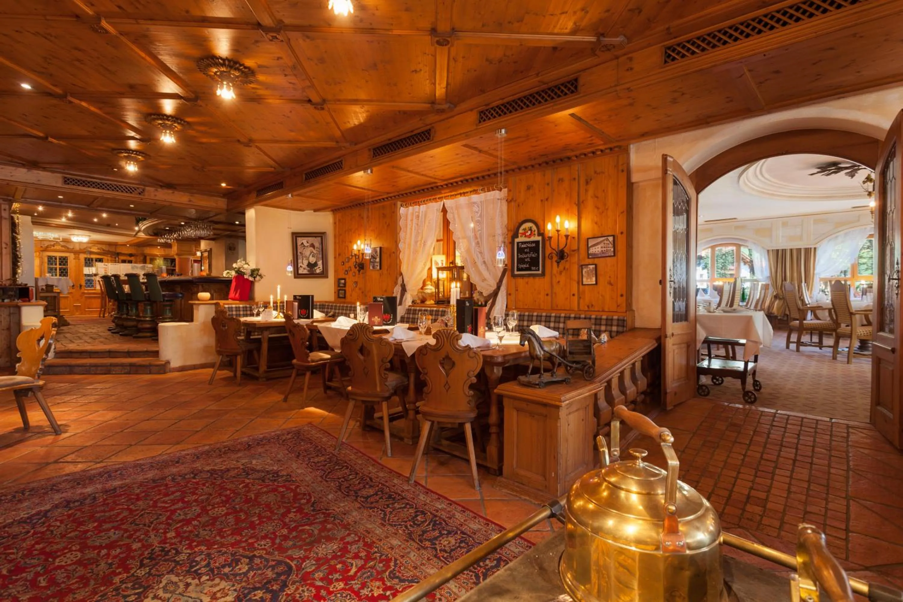 Restaurant/places to eat in Das Traditionshotel Schwarzer Adler