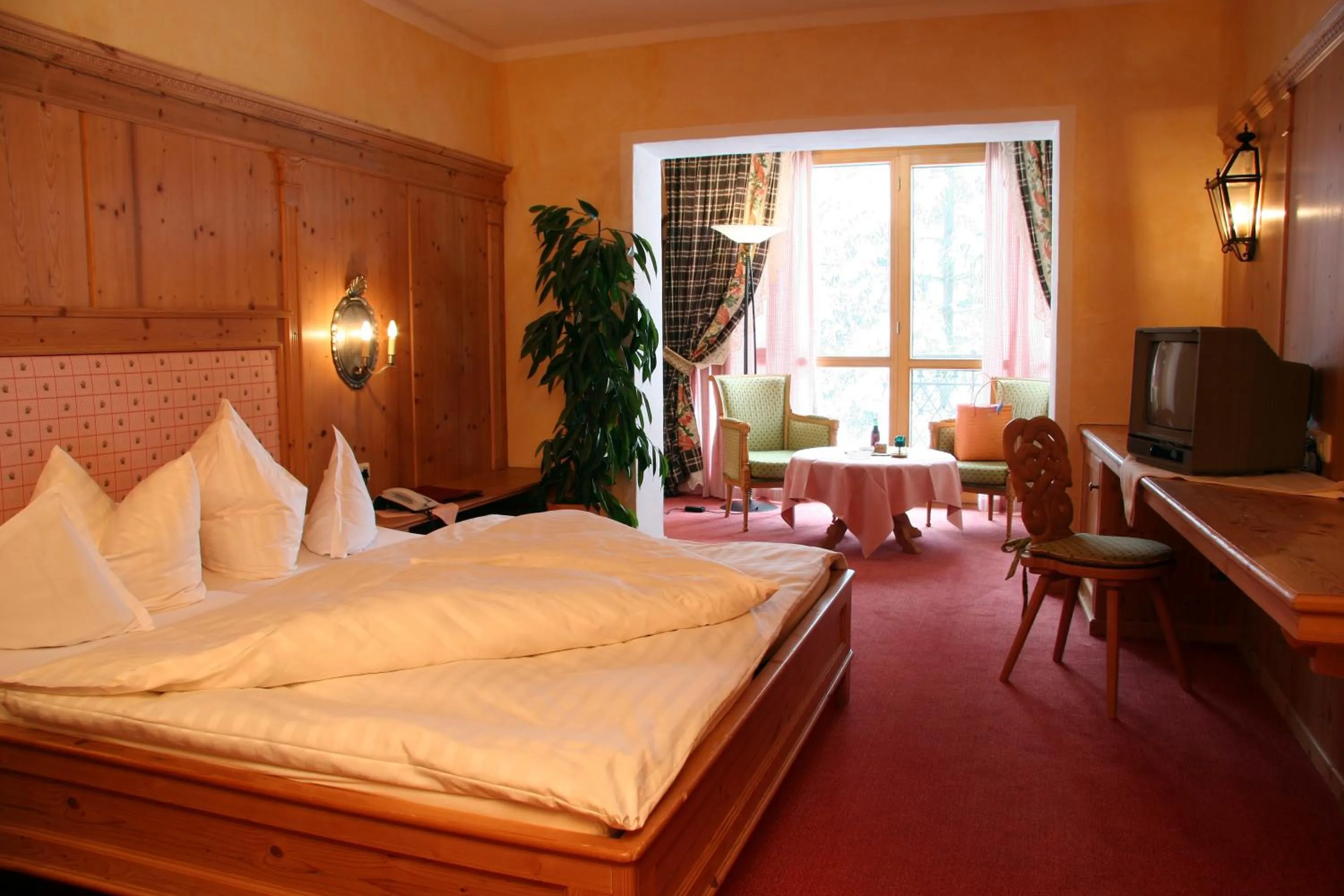 Bedroom, Bed in Das Traditionshotel Schwarzer Adler