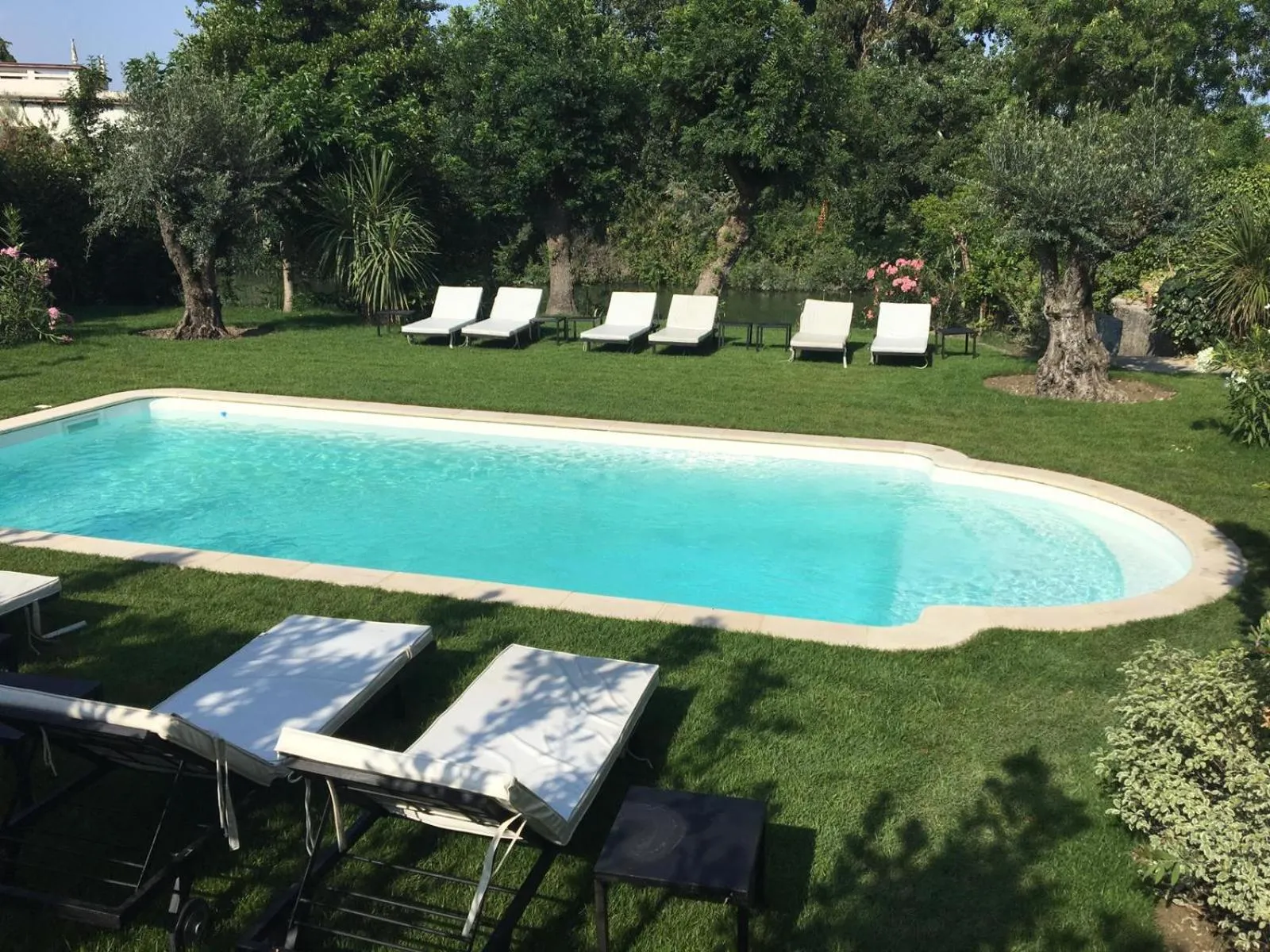Pool view in Villa Louise-Rose