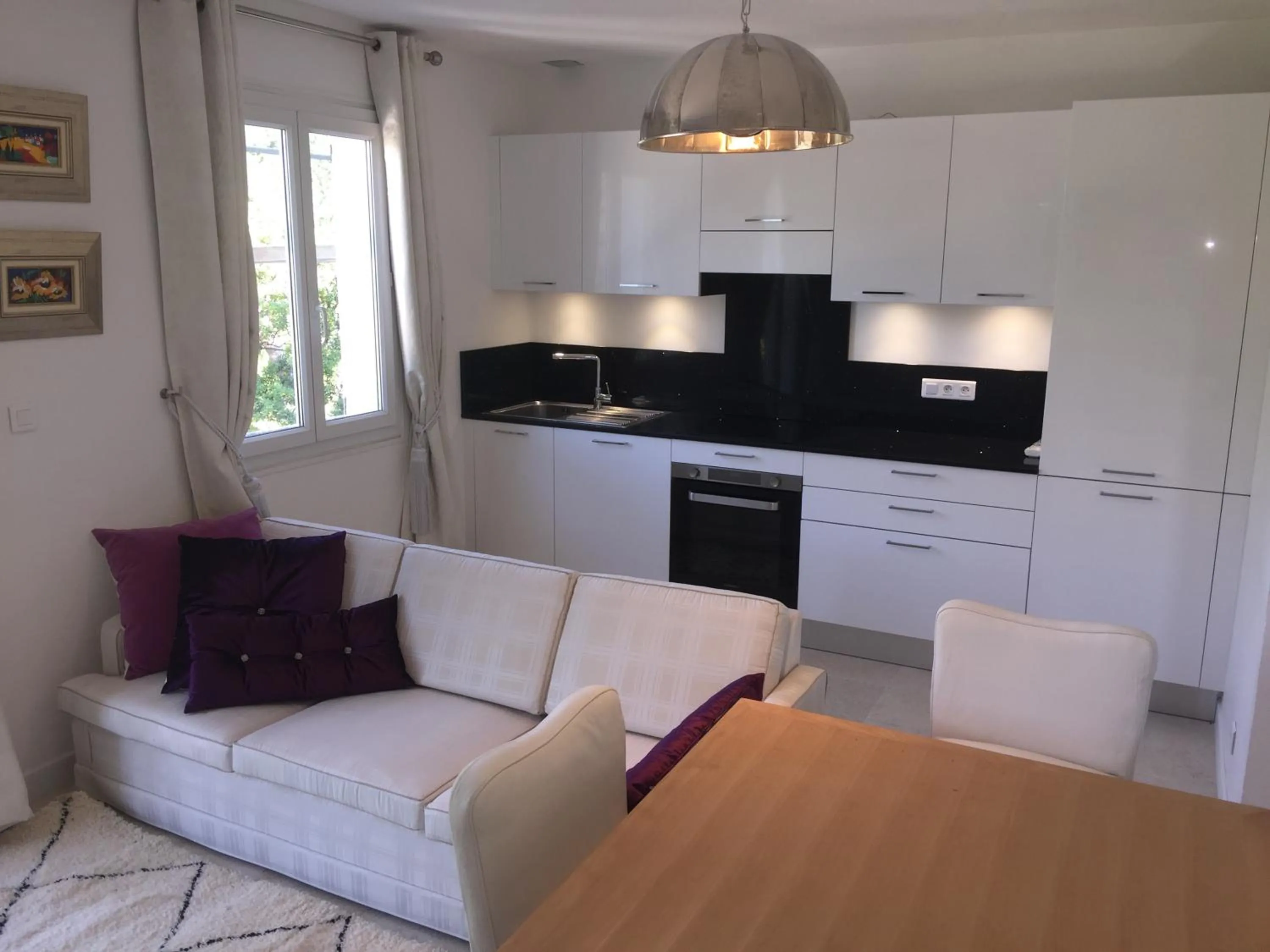 Kitchen or kitchenette in Villa Louise-Rose