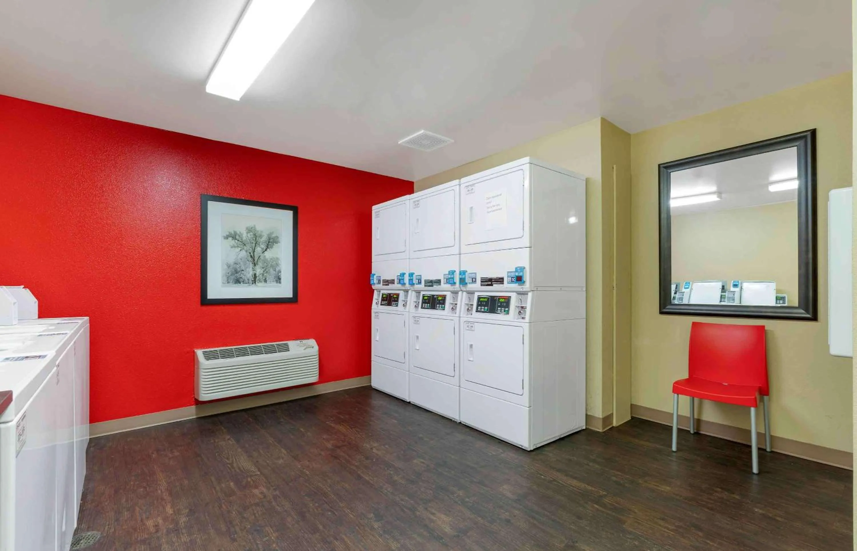 Property building in Extended Stay America Suites - Santa Rosa - North