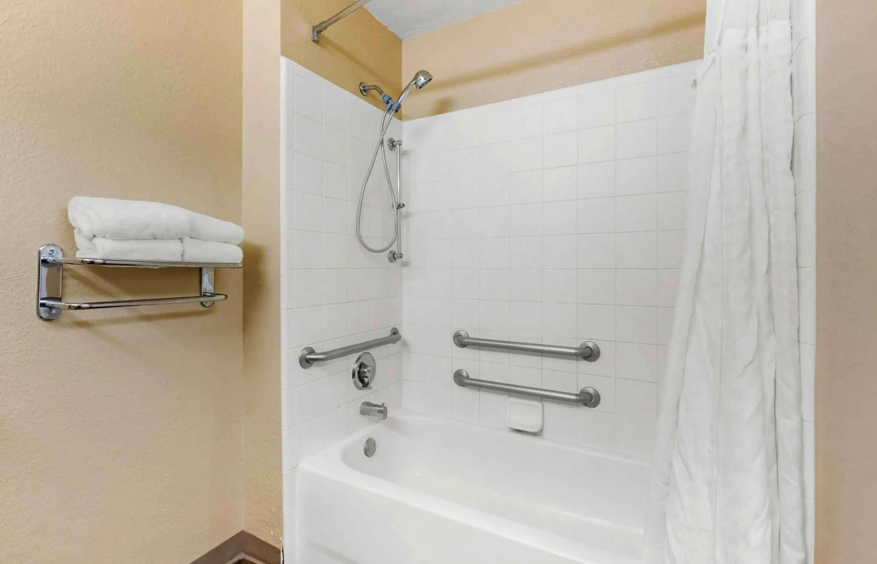 Bathroom in Extended Stay America Select Suites - Orlando - Southpark - Equity Row