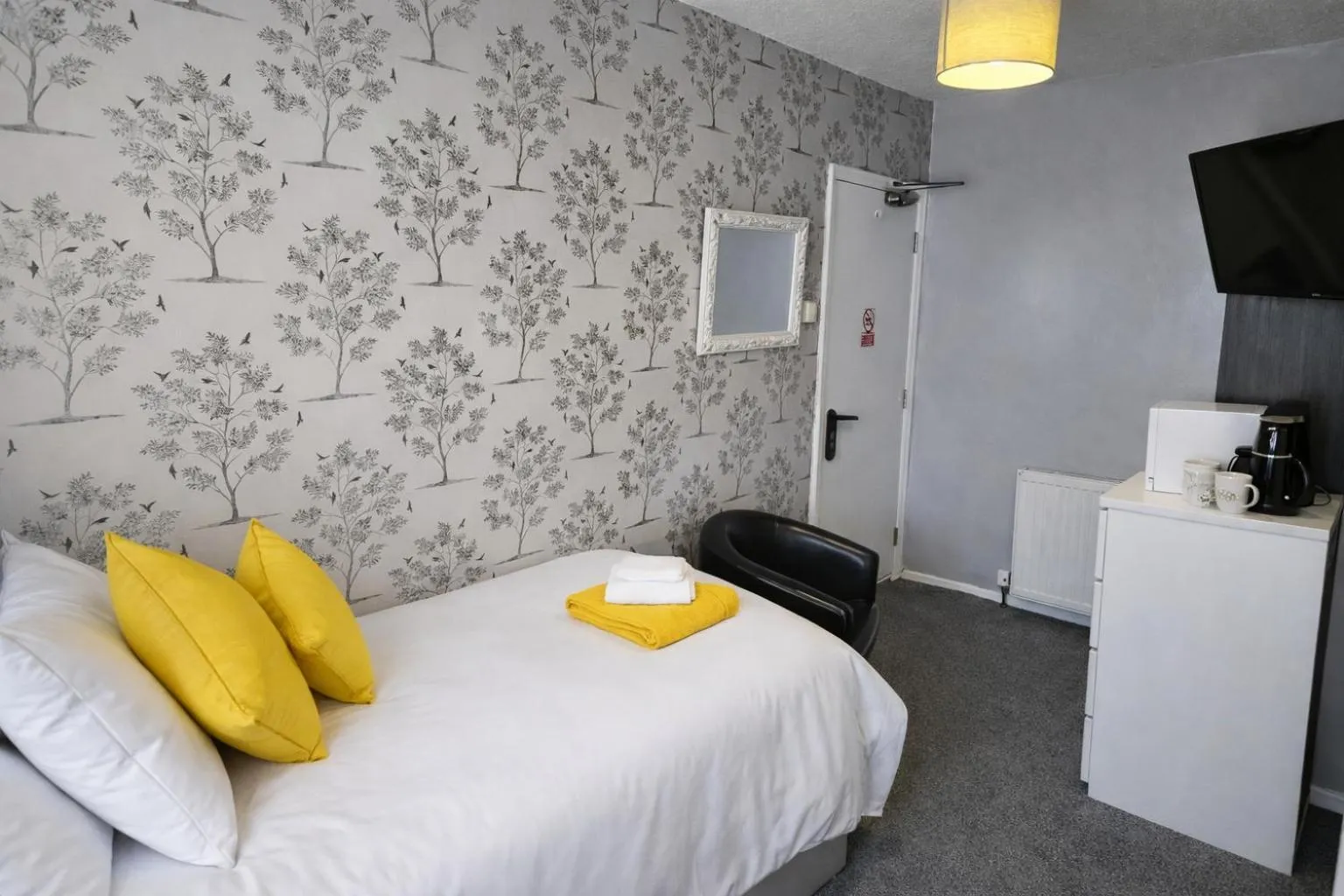 Bedroom, Bed in The Roslyn Guest House