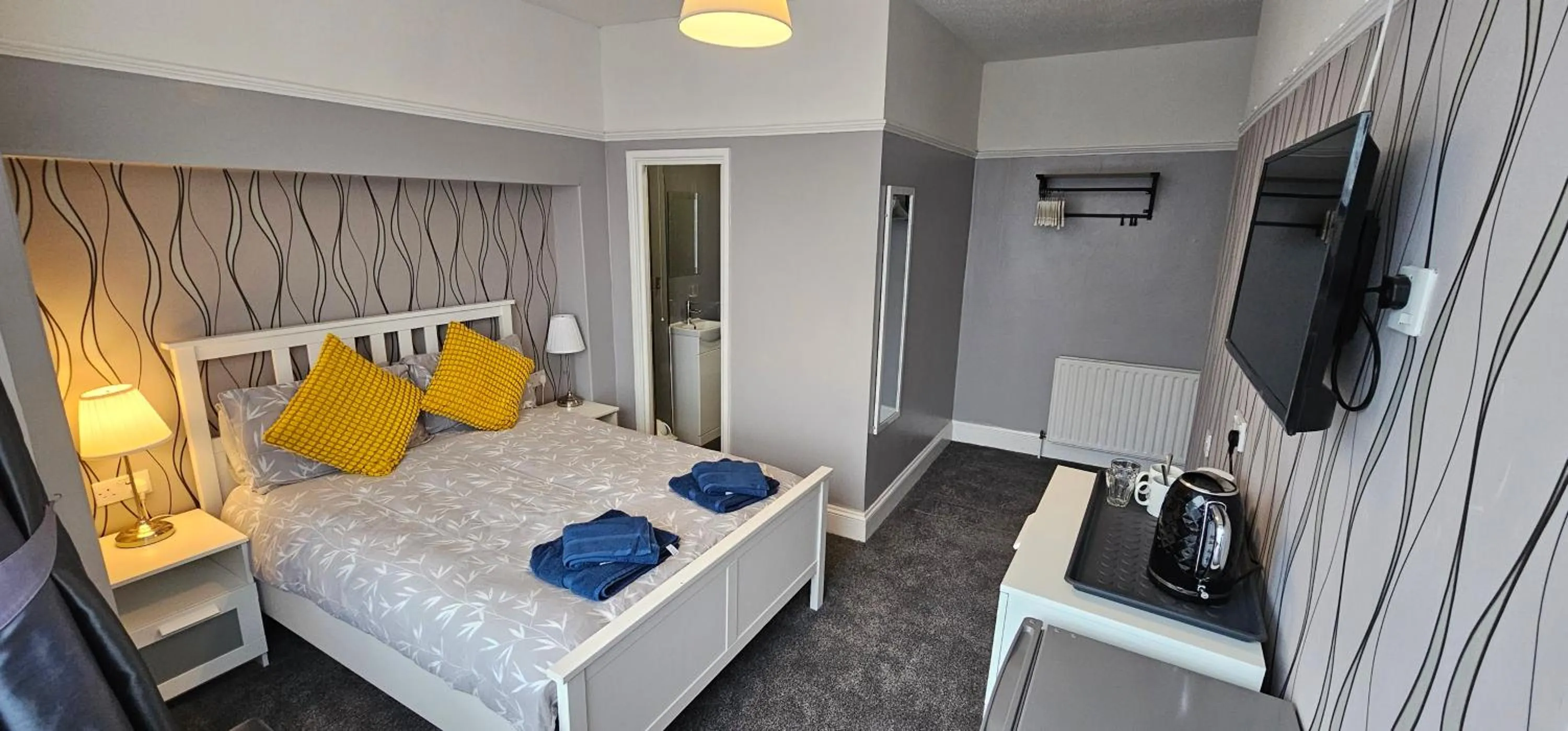 Bed in The Roslyn Guest House