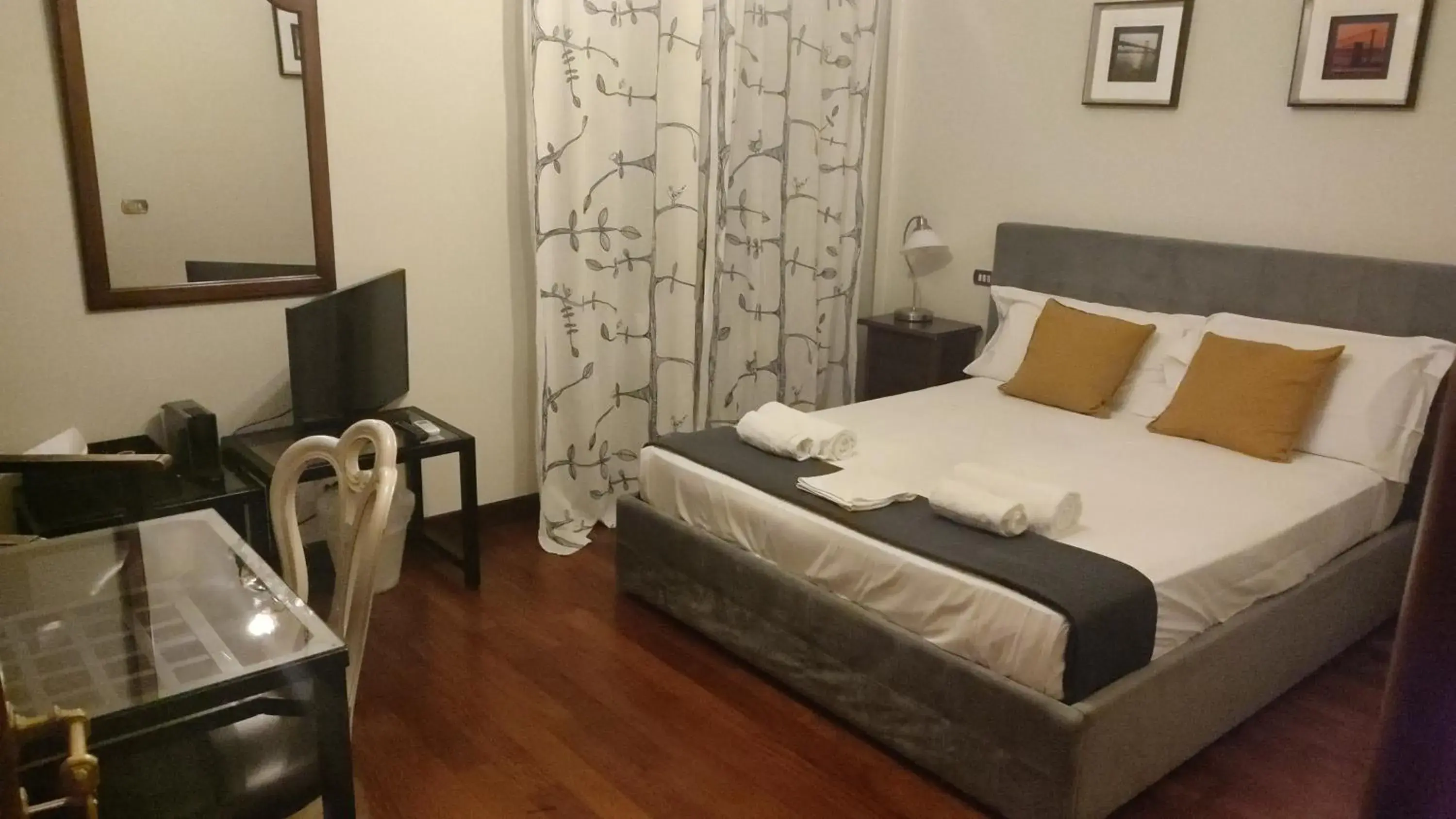 Double Room with Shared Bathroom in VILLA MASI Rental Rooms Double Room with Shared Bathroom in VILLA MASI Rental Rooms