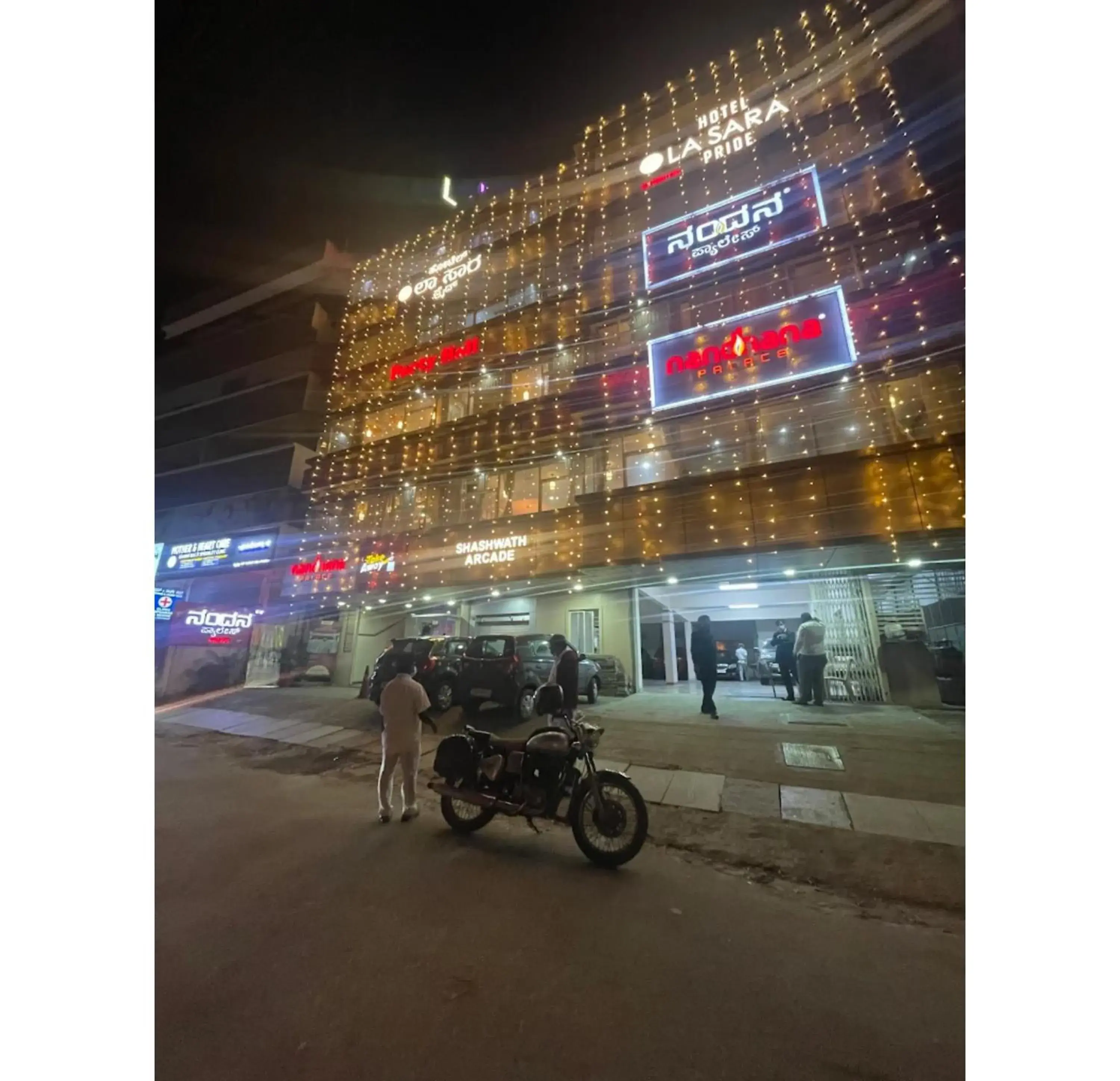 Property building in La Sara Pride Property building in La Sara Pride