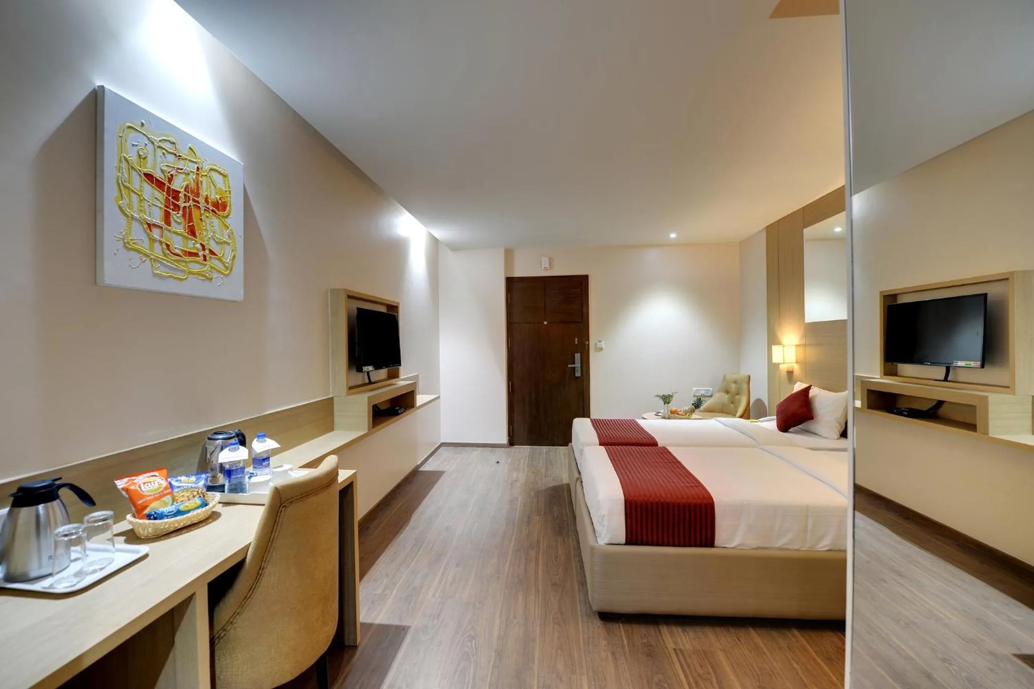 Photo of the whole room, Bed in La Sara Pride