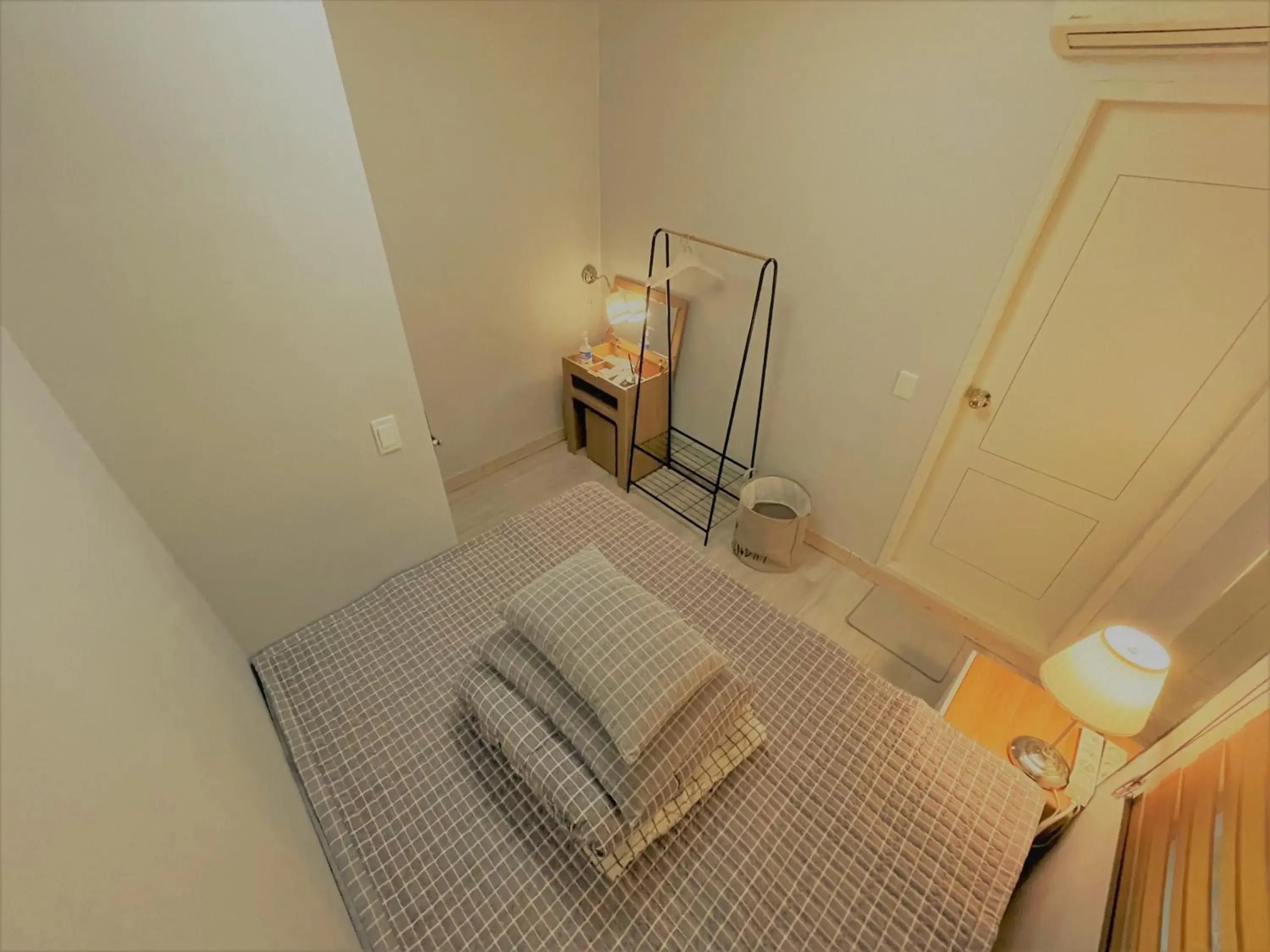 Deluxe Double Room with Shower - single occupancy in Stitches House Deluxe Double Room with Shower - single occupancy in Stitches House