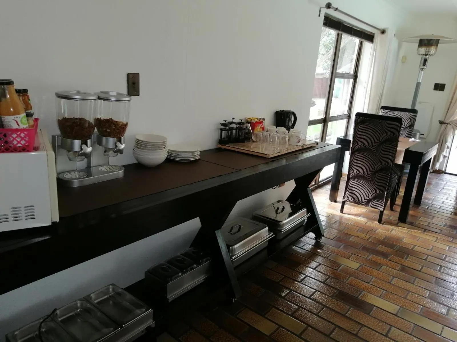 Dining area in Azrielle Guesthouse